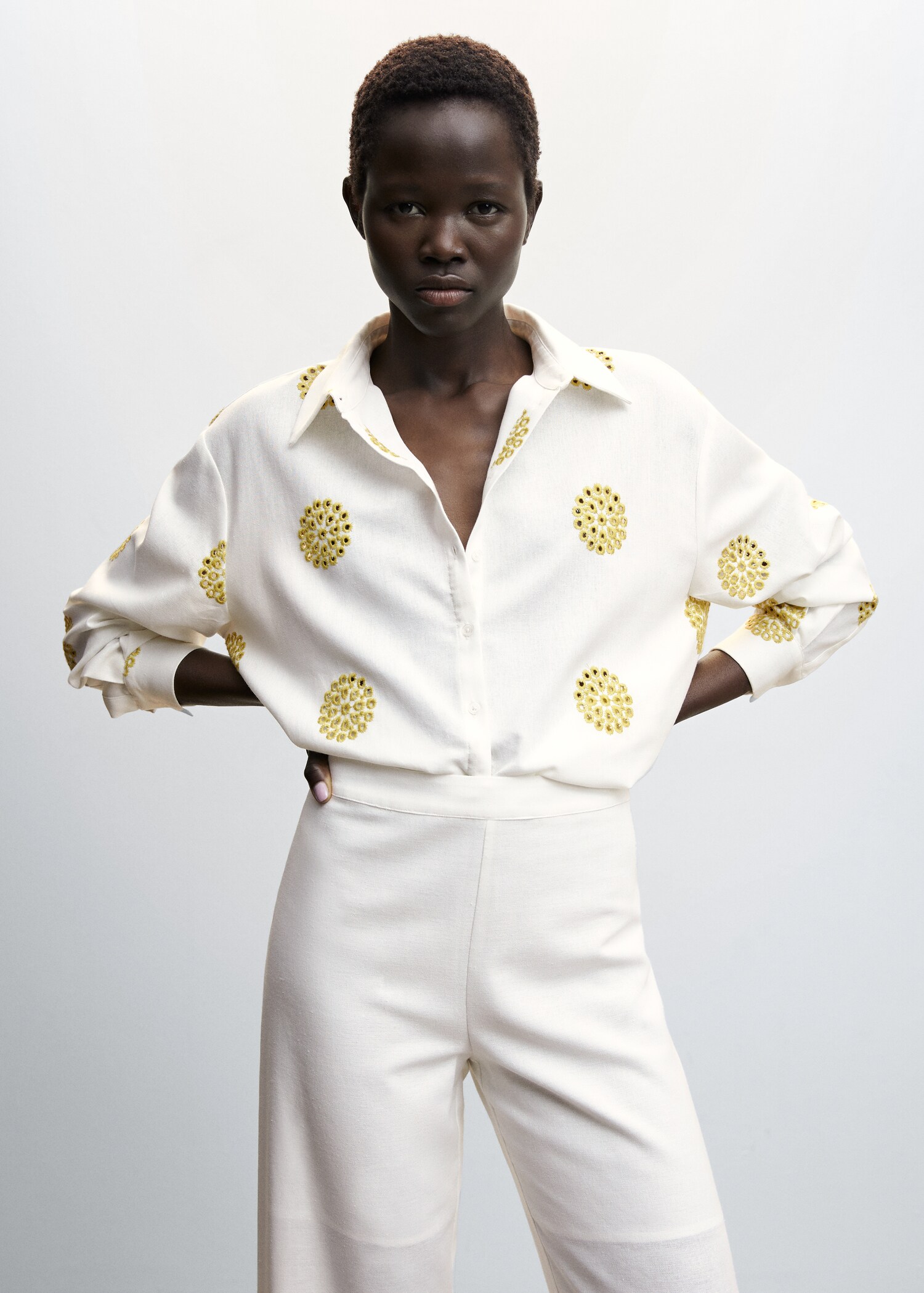 Swiss embroidered culotte pants - Details of the article 6