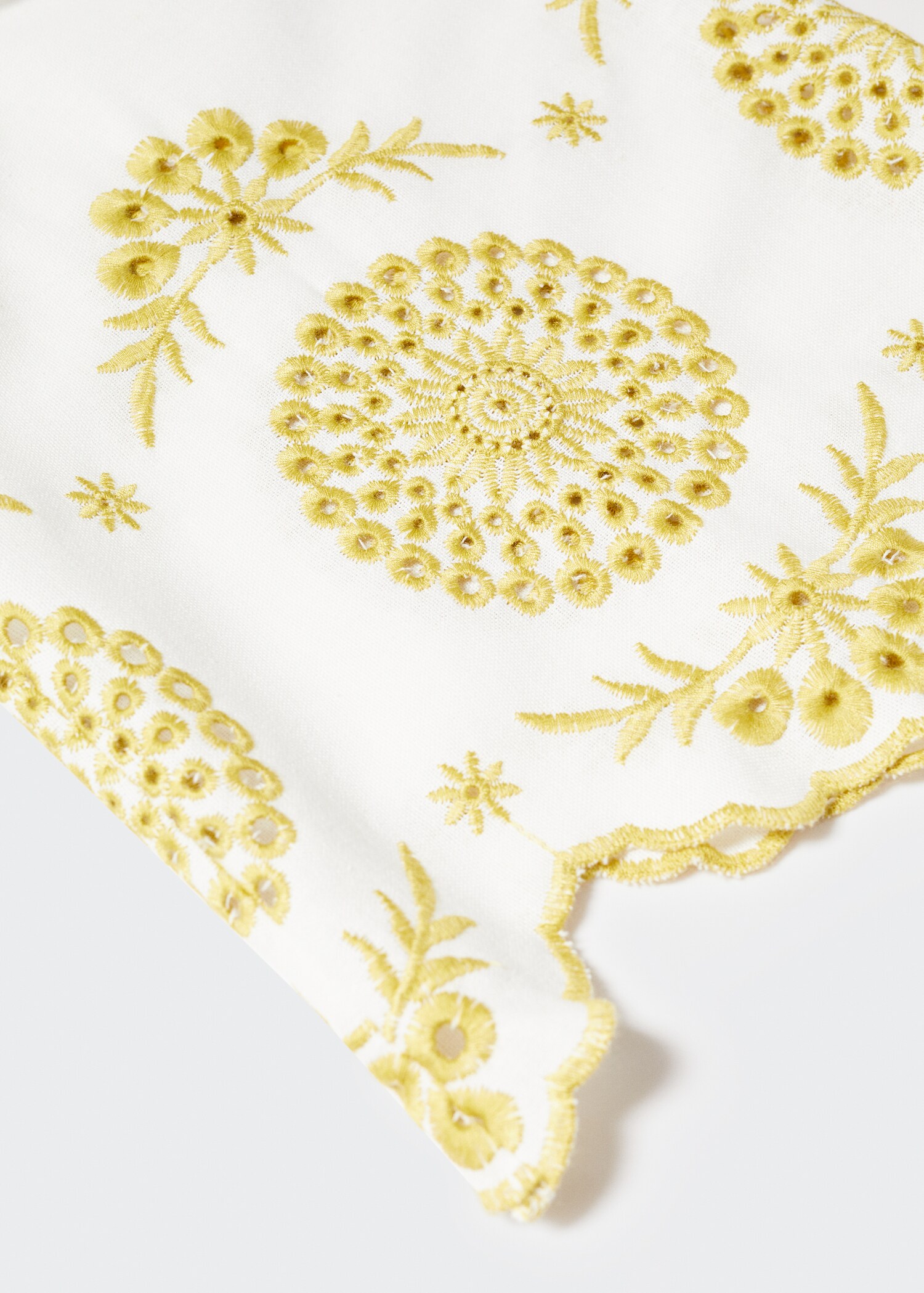 Swiss embroidered culotte pants - Details of the article 8