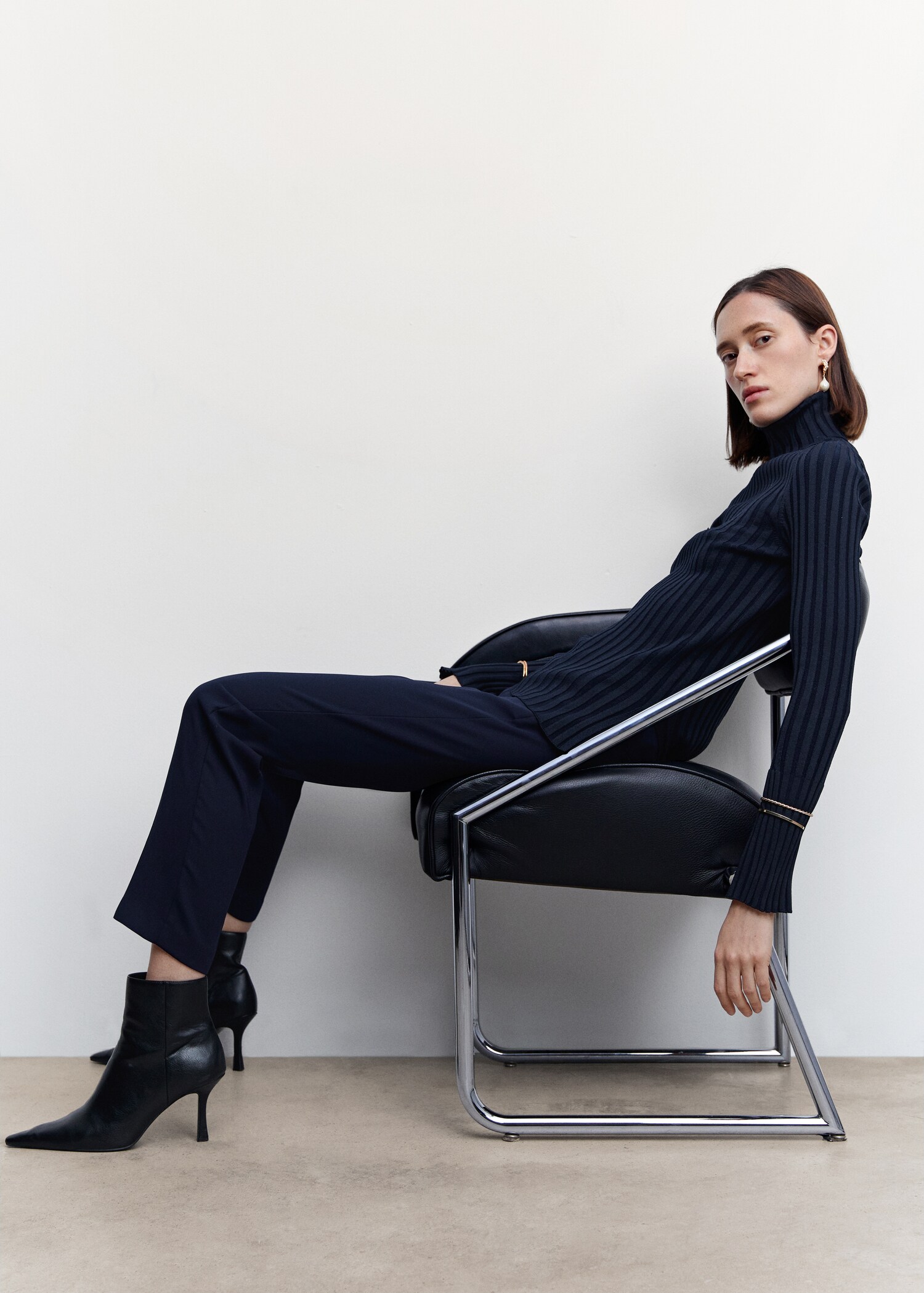Flowy suit pants - Details of the article 2