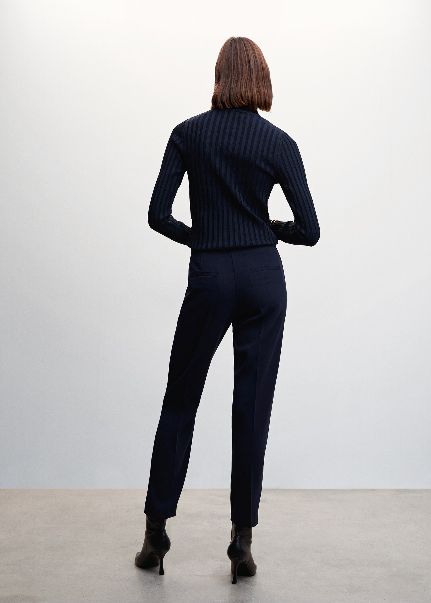 Flowy suit pants - Reverse of the article