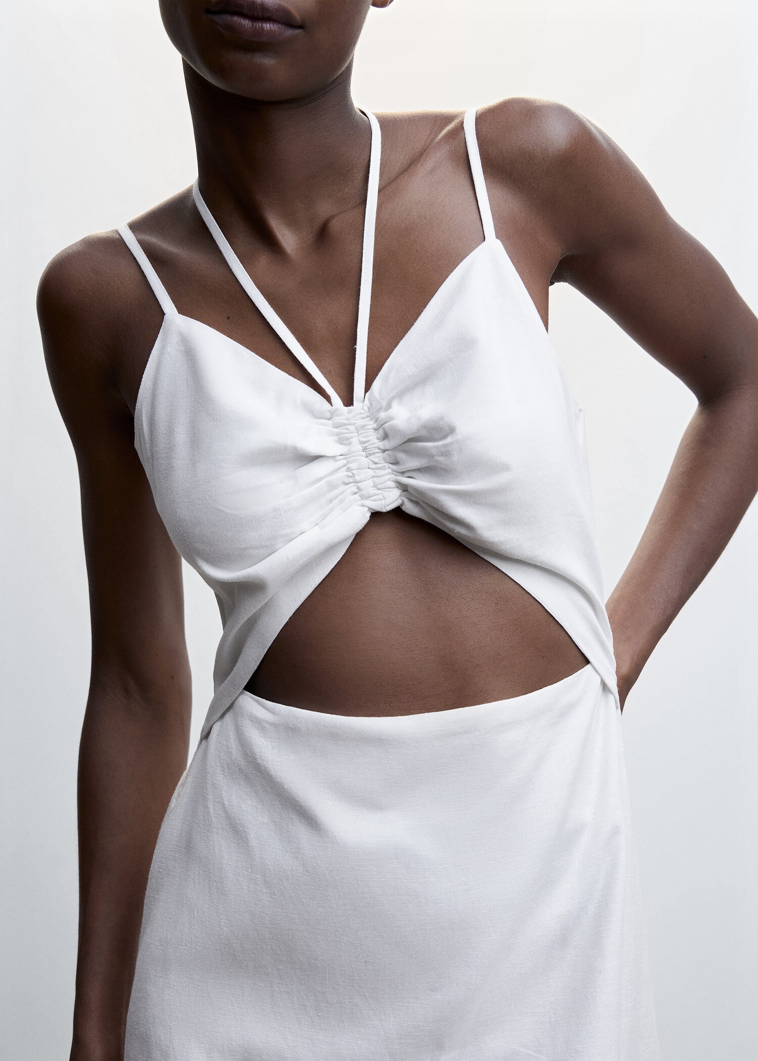 Cut-out ruched dress - Details of the article 6