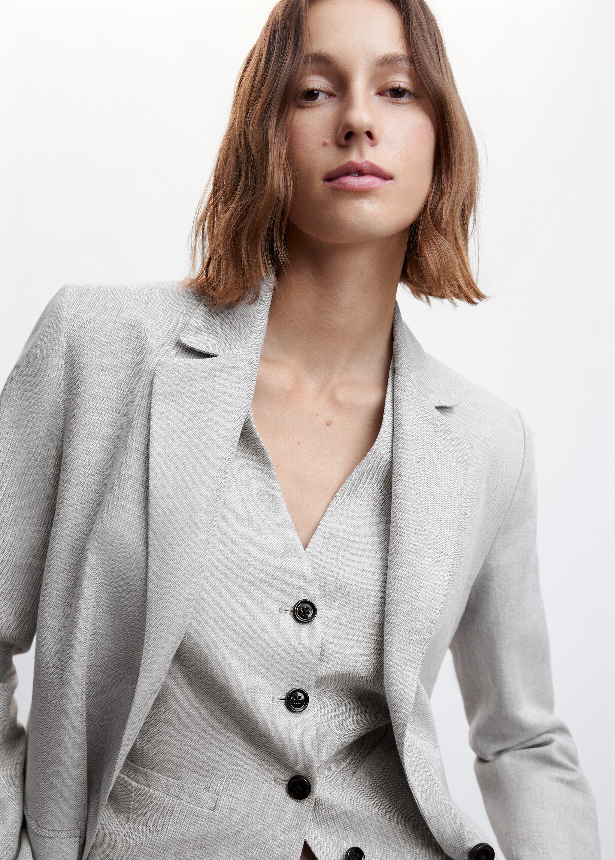 Herringbone linen suit waistcoat - Details of the article 1