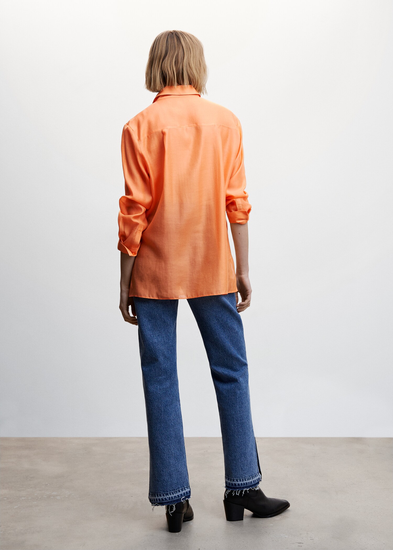 Satin pocket shirt - Reverse of the article