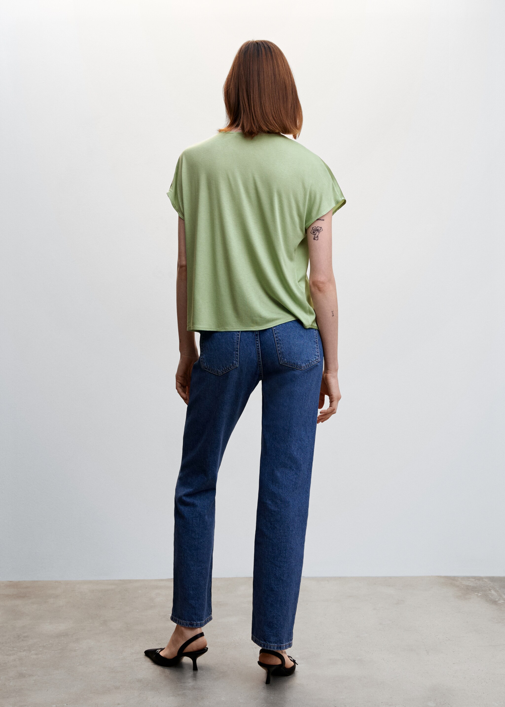 Satin V-neck t-shirt - Reverse of the article, Green. Ref: 47005825-00.