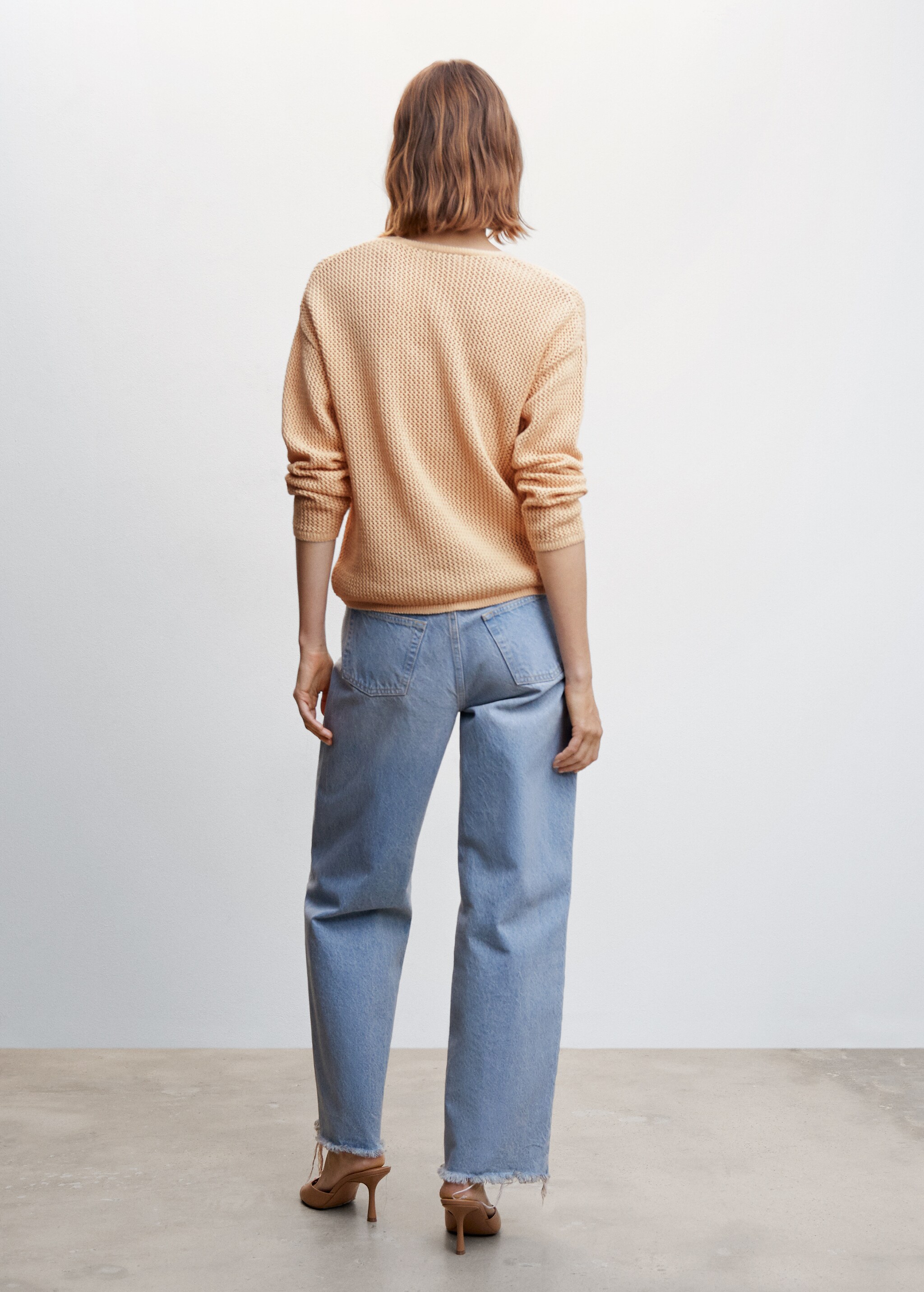 100% cotton V-neck sweater - Reverse of the article