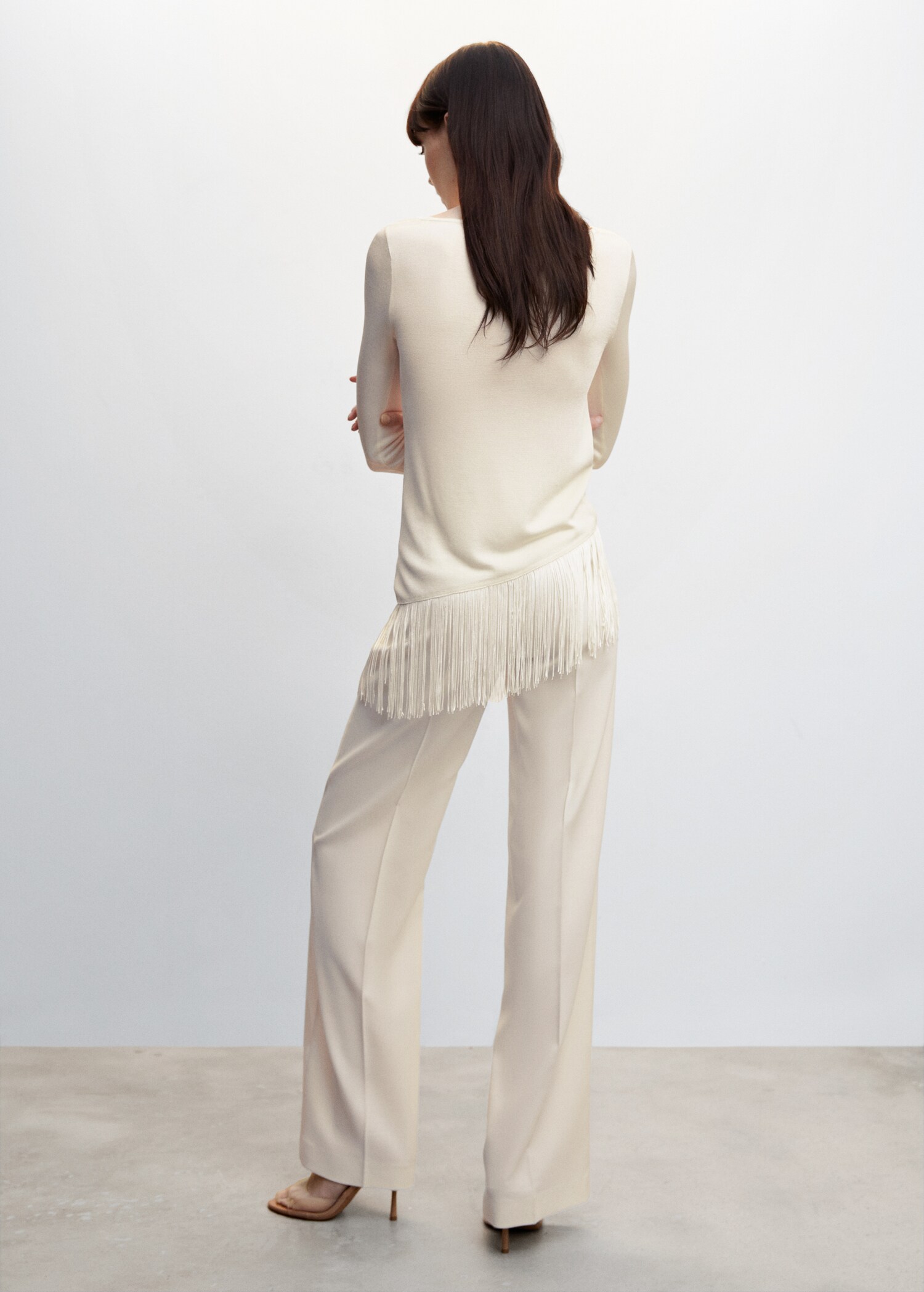 Fringed hem sweater - Reverse of the article