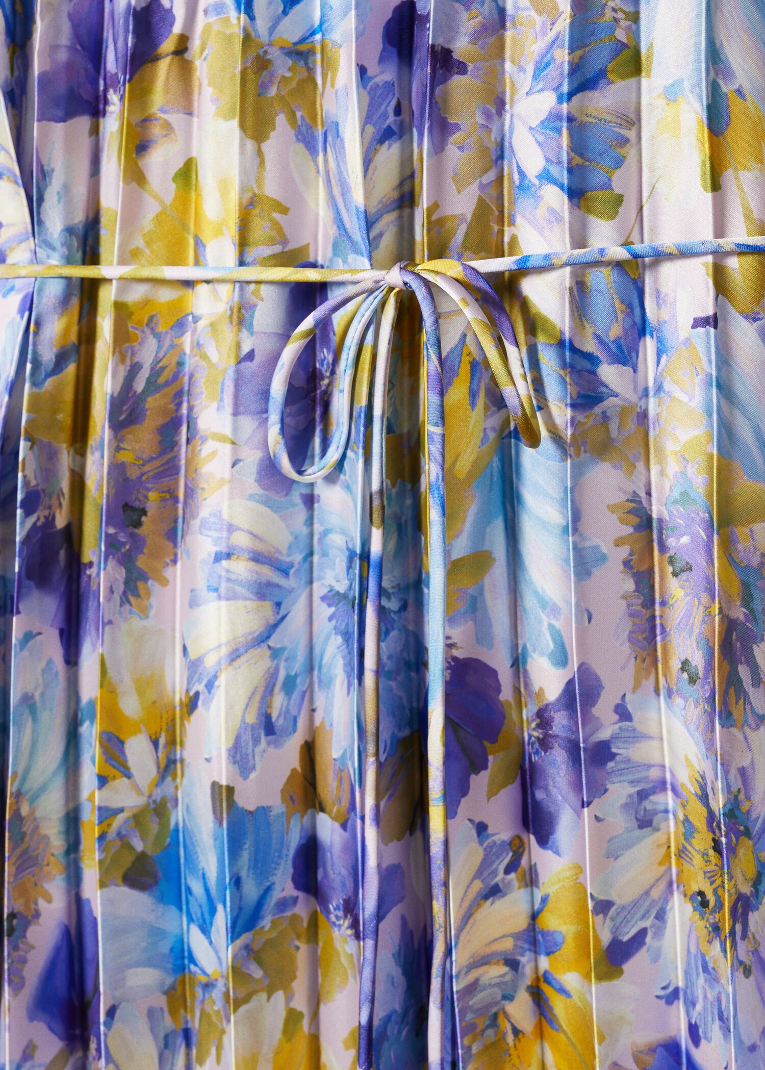 Printed pleated dress - Details of the article 8