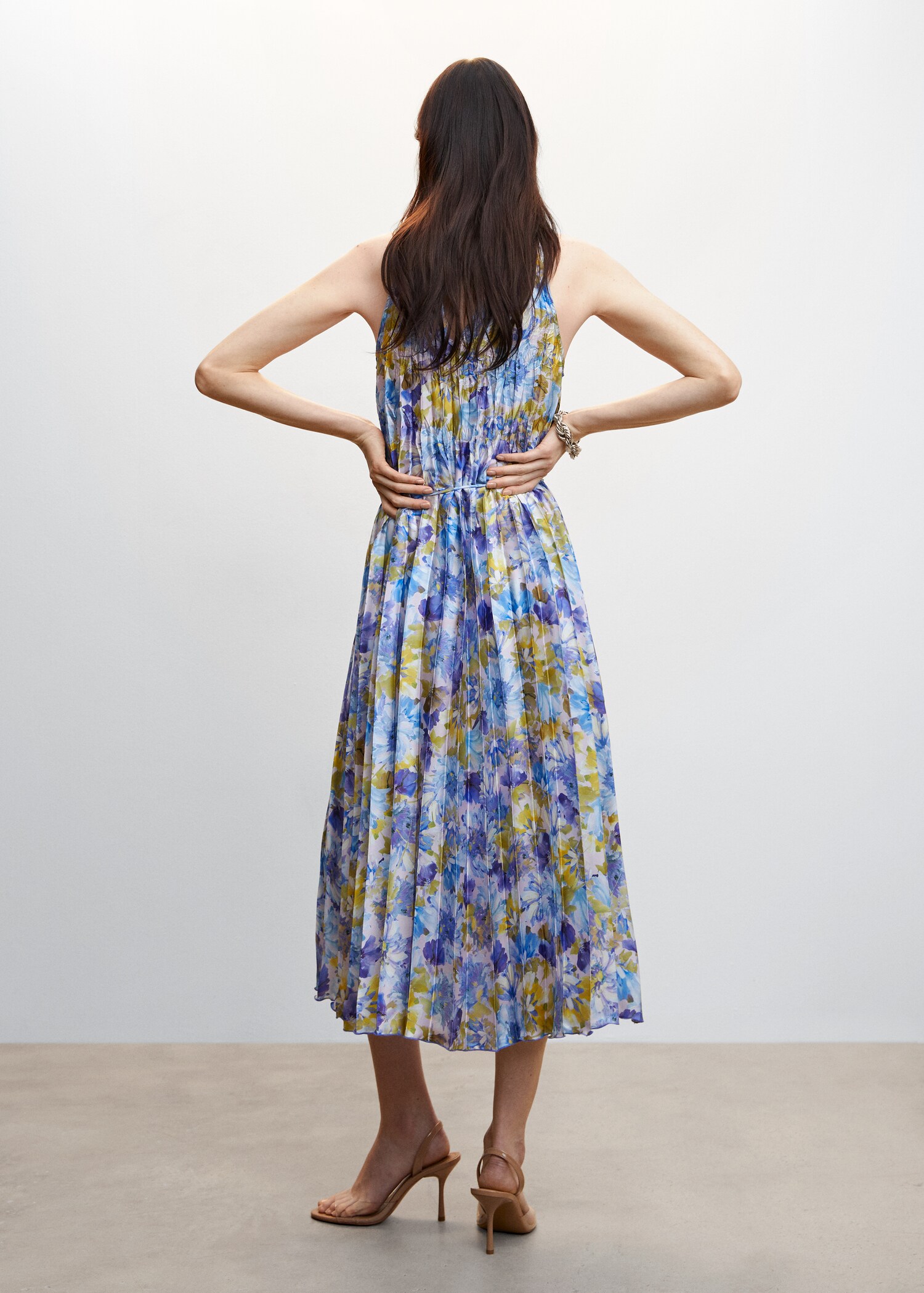 Printed pleated dress - Reverse of the article
