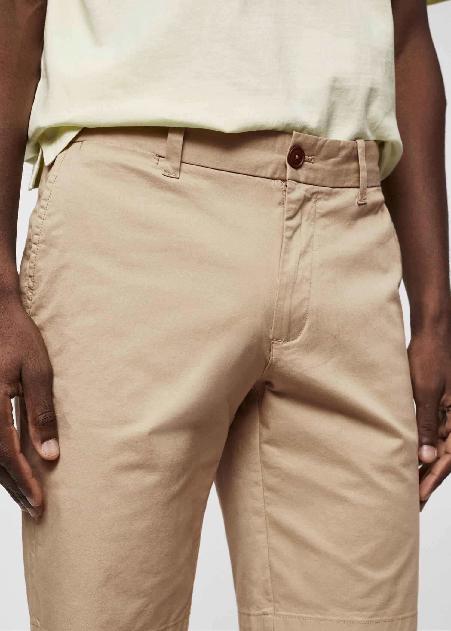 Slim-fit chino cotton bermuda shorts - Details of the article 1