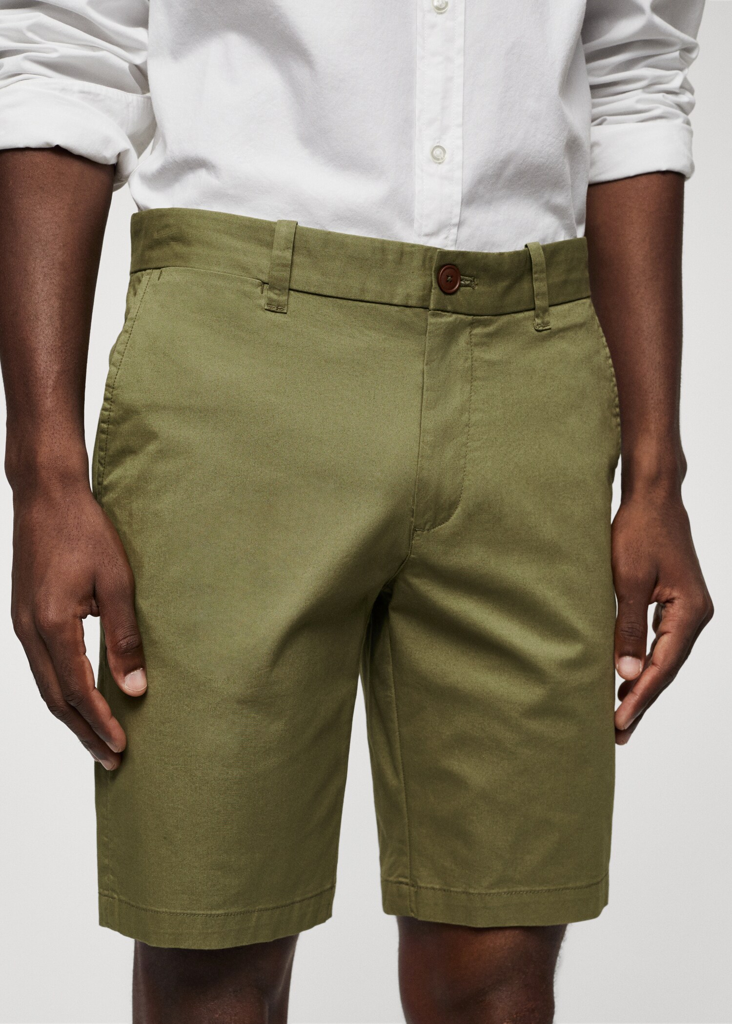 Slim-fit chino cotton bermuda shorts - Details of the article 1