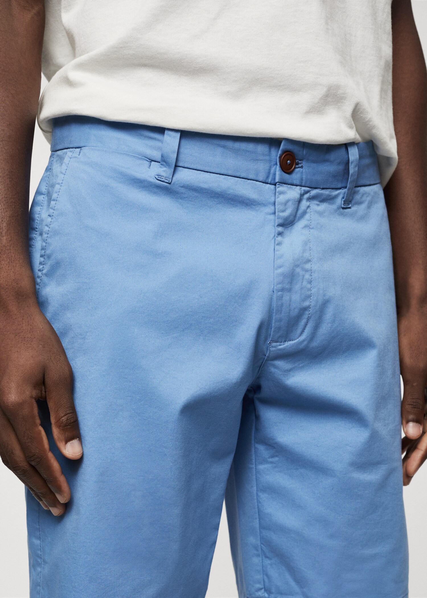 Slim-fit chino cotton bermuda shorts - Details of the article 1