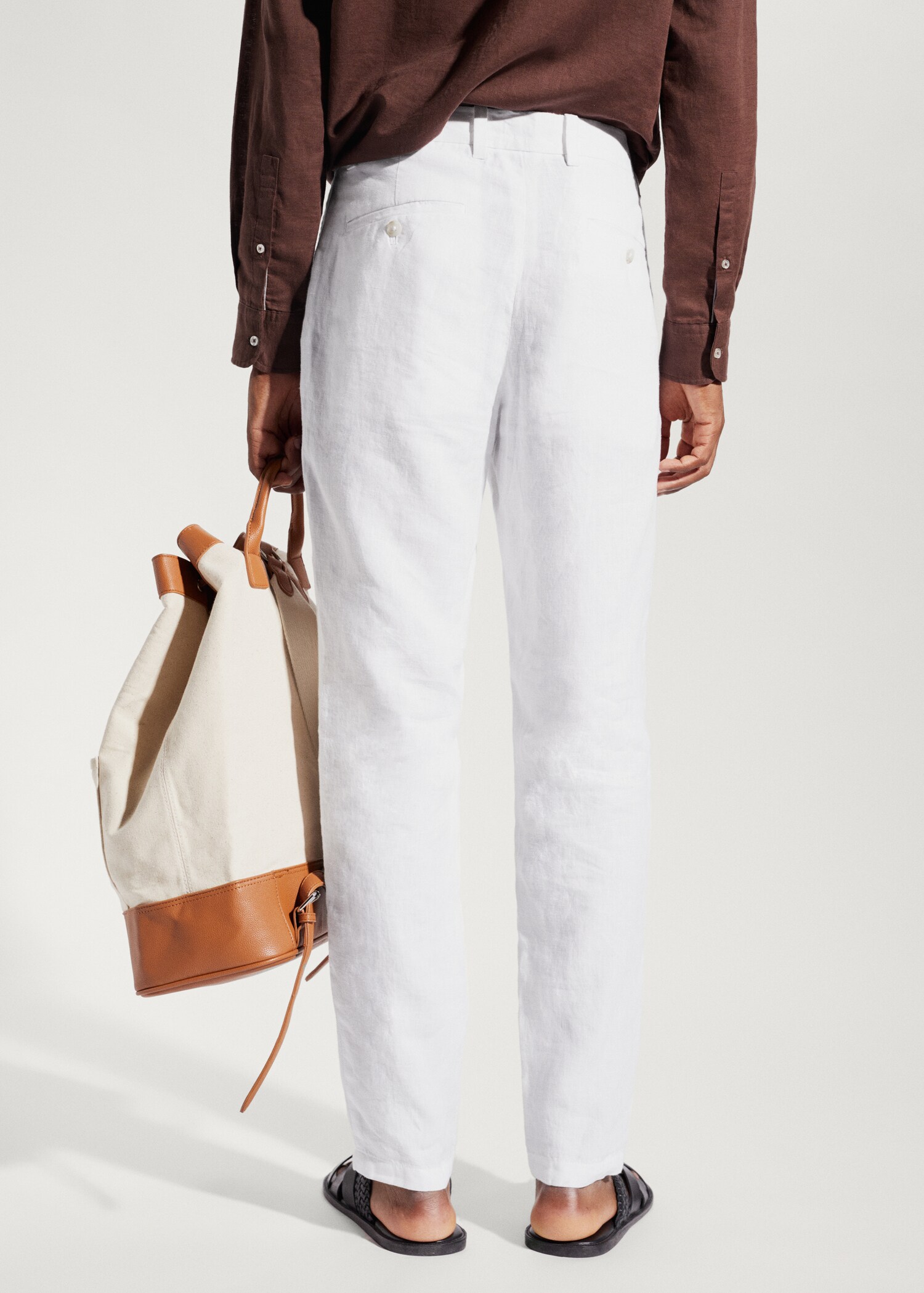 Slim-fit 100% linen trousers - Reverse of the article