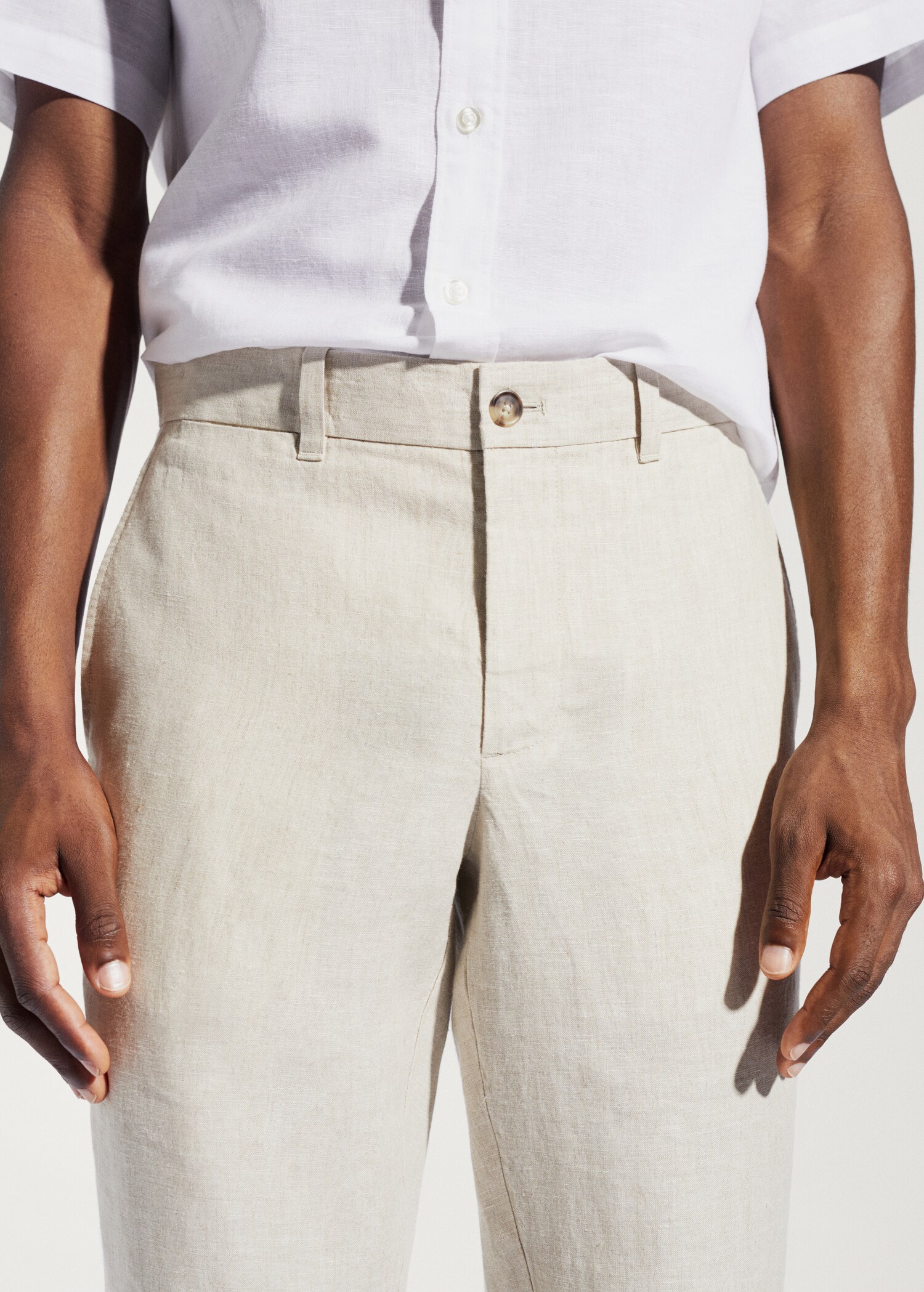 Slim-fit 100% linen trousers - Details of the article 2
