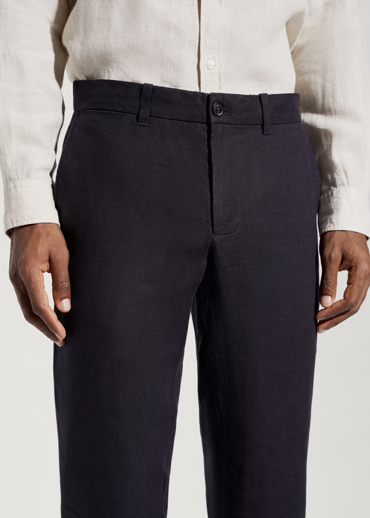 Slim-fit 100% linen trousers - Details of the article 1