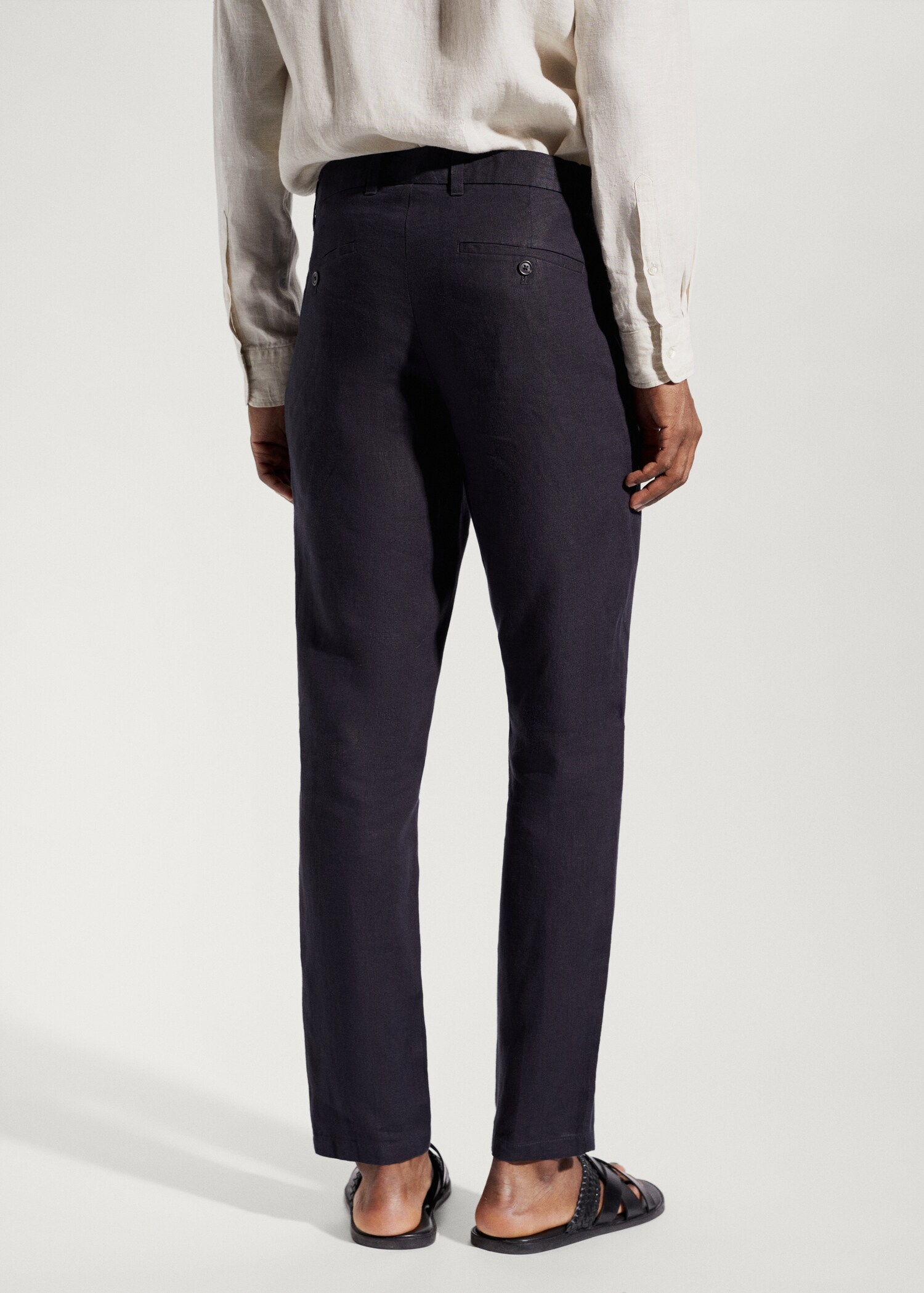 Slim-fit 100% linen trousers - Reverse of the article