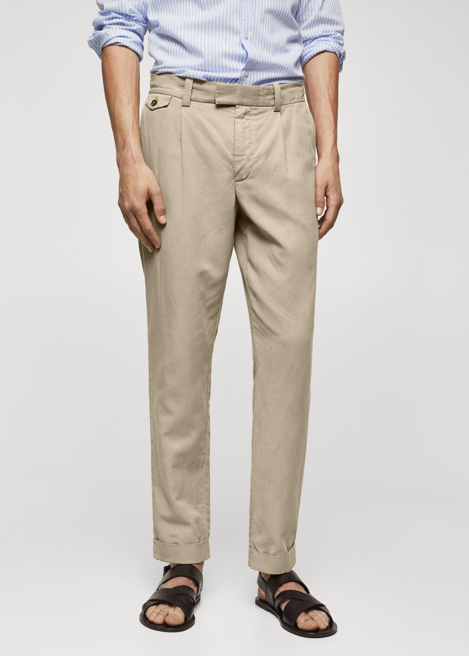 Tapered-fit pleated pants - Medium plane