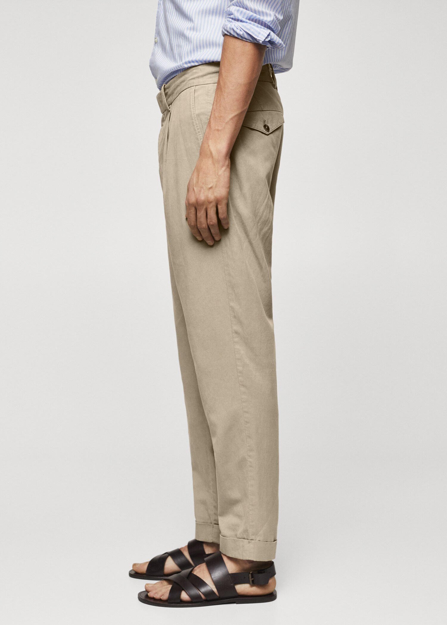 Tapered-fit pleated pants - Details of the article 4