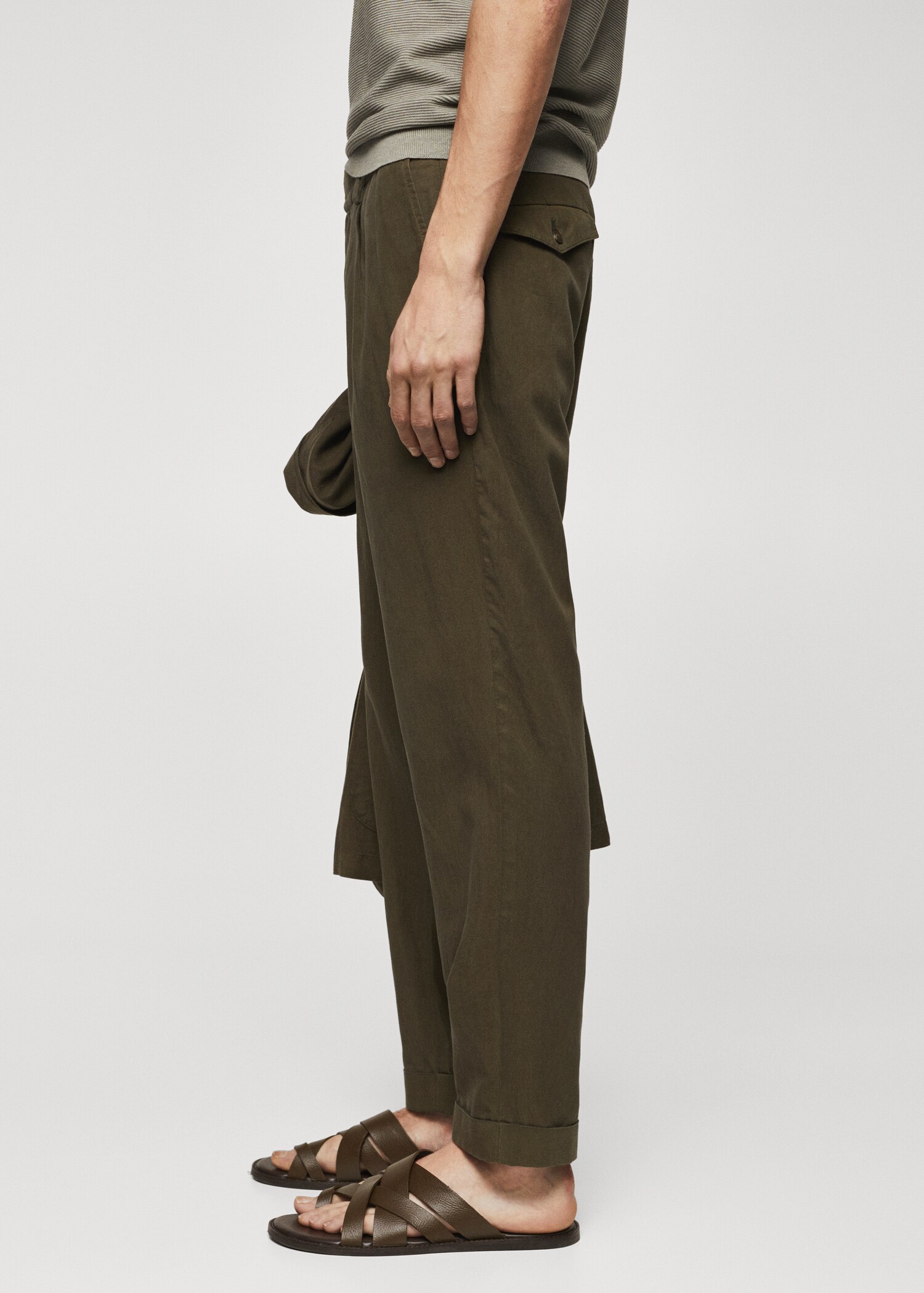 Tapered-fit pleated pants - Details of the article 4