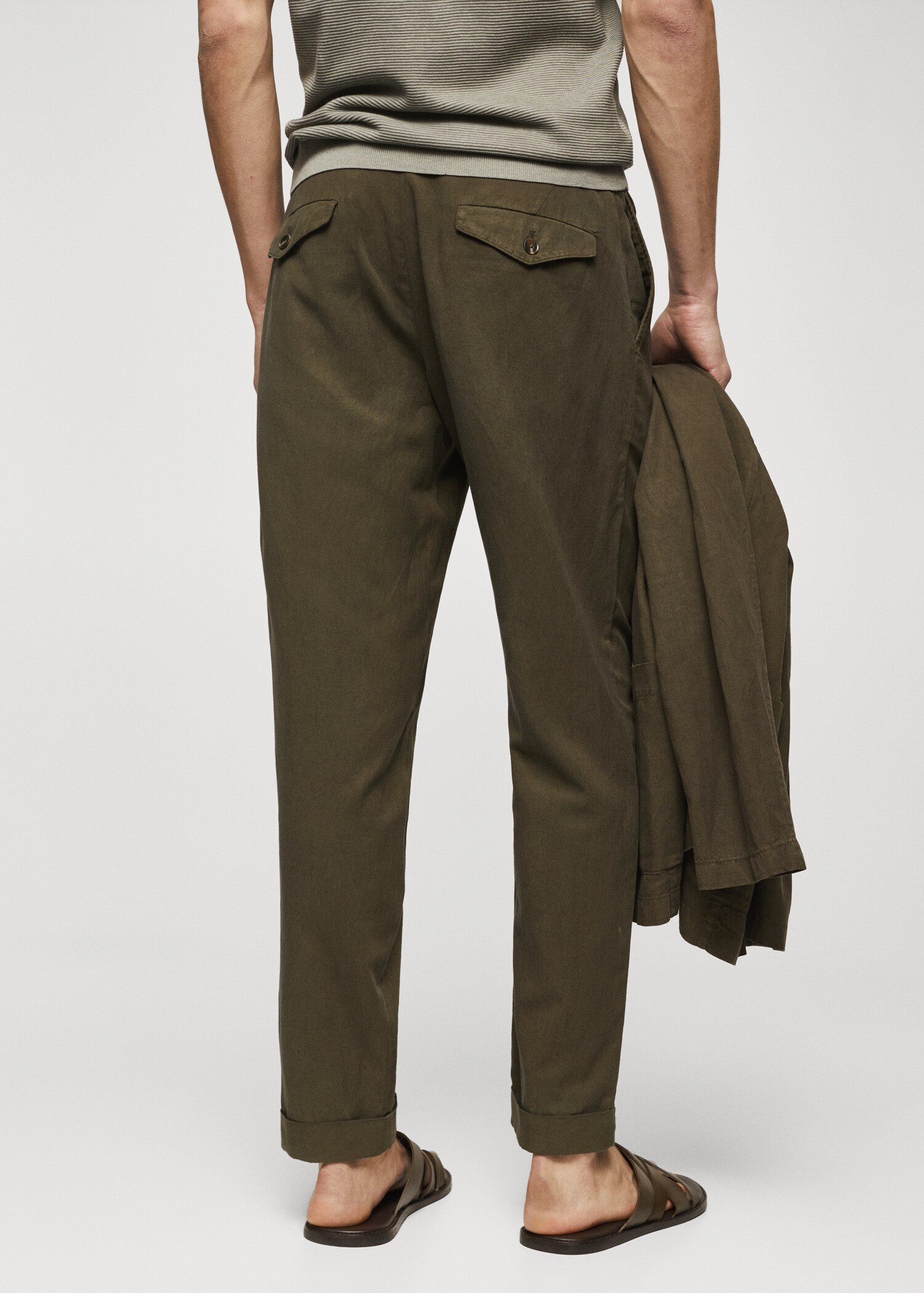 Pantalons tapered fit pinces - Revers de l'article