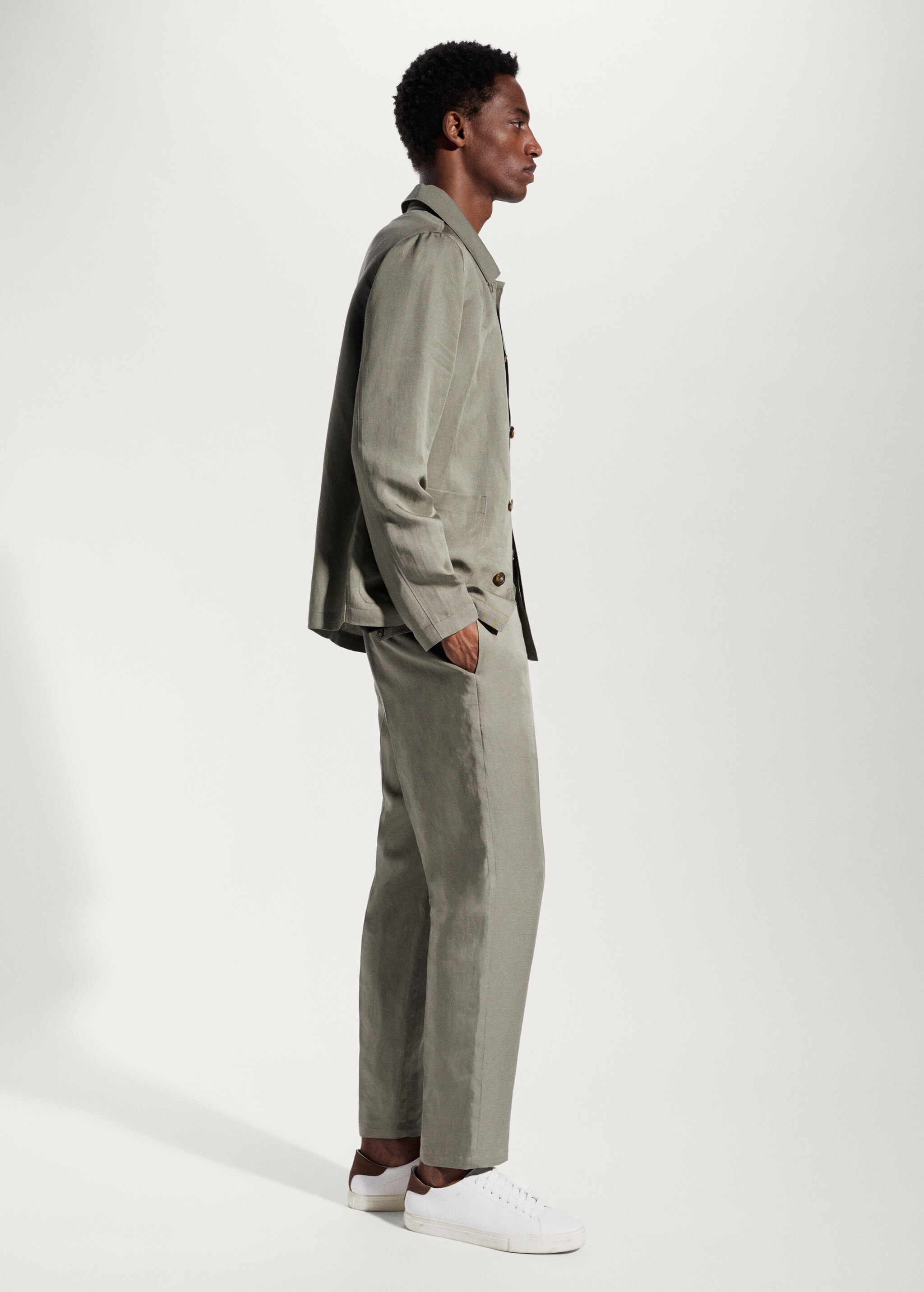 Linen overshirt with pockets - Details of the article 2
