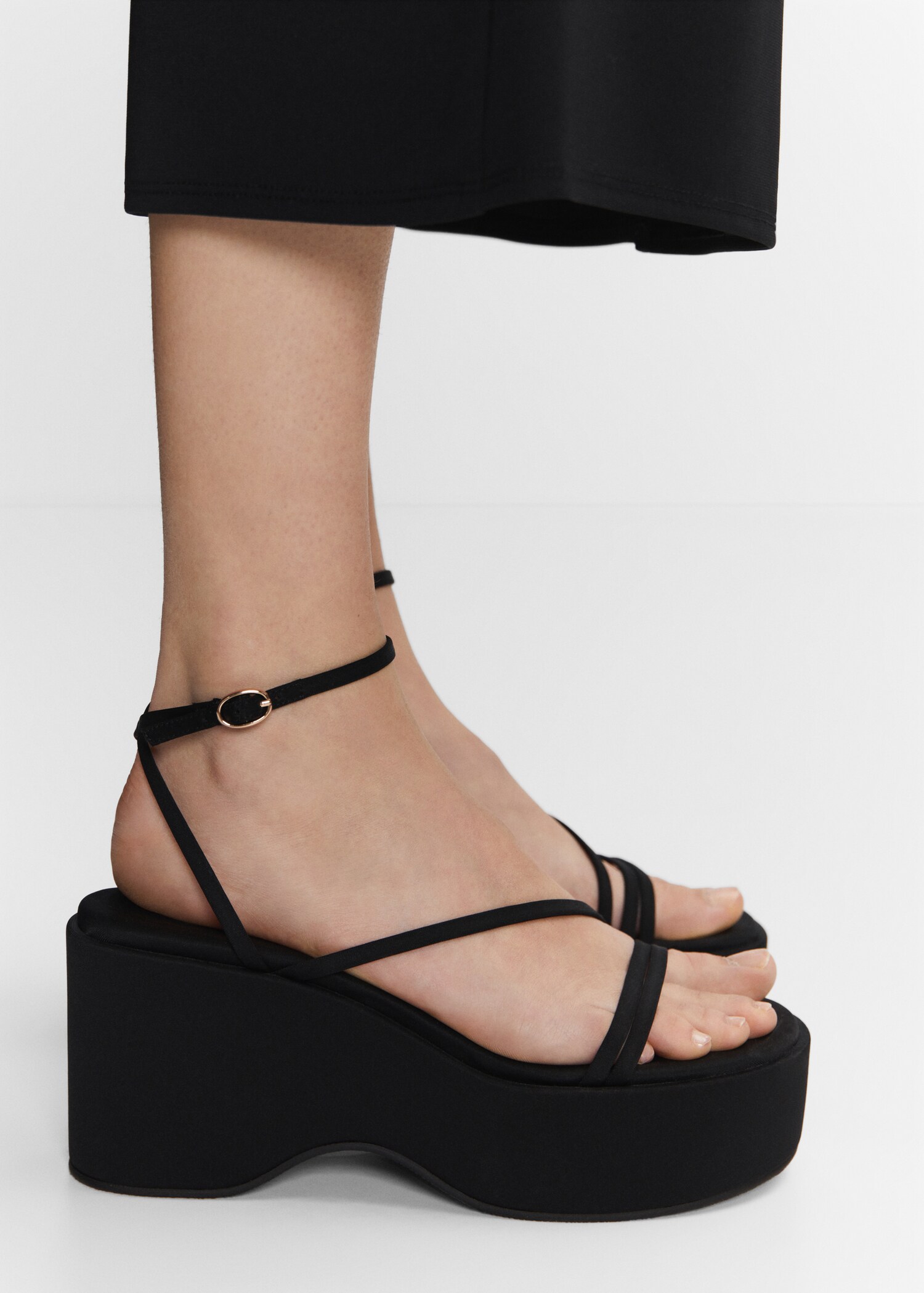 Platform strap sandals - Details of the article 9