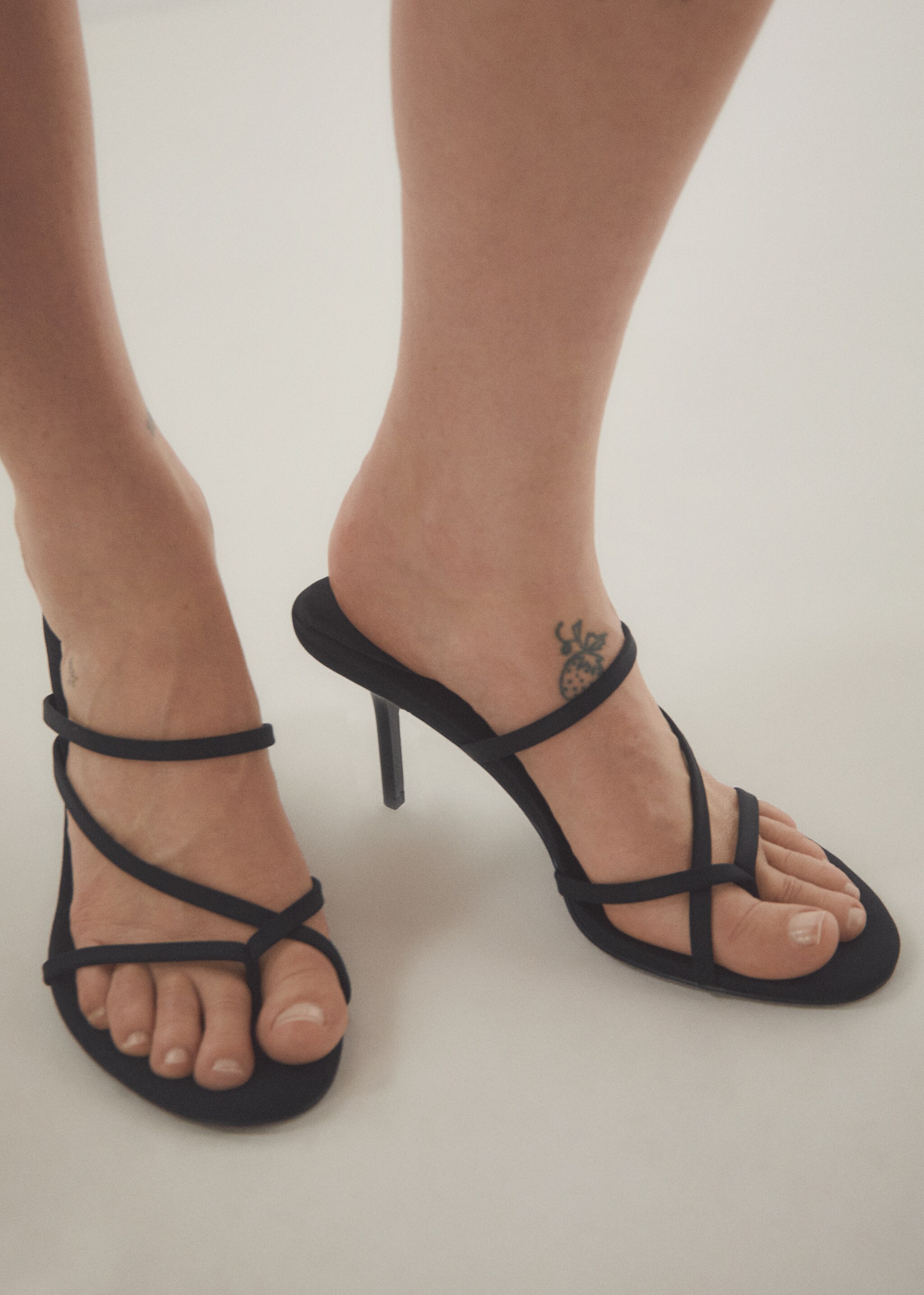 Strappy heeled sandals - Details of the article 9