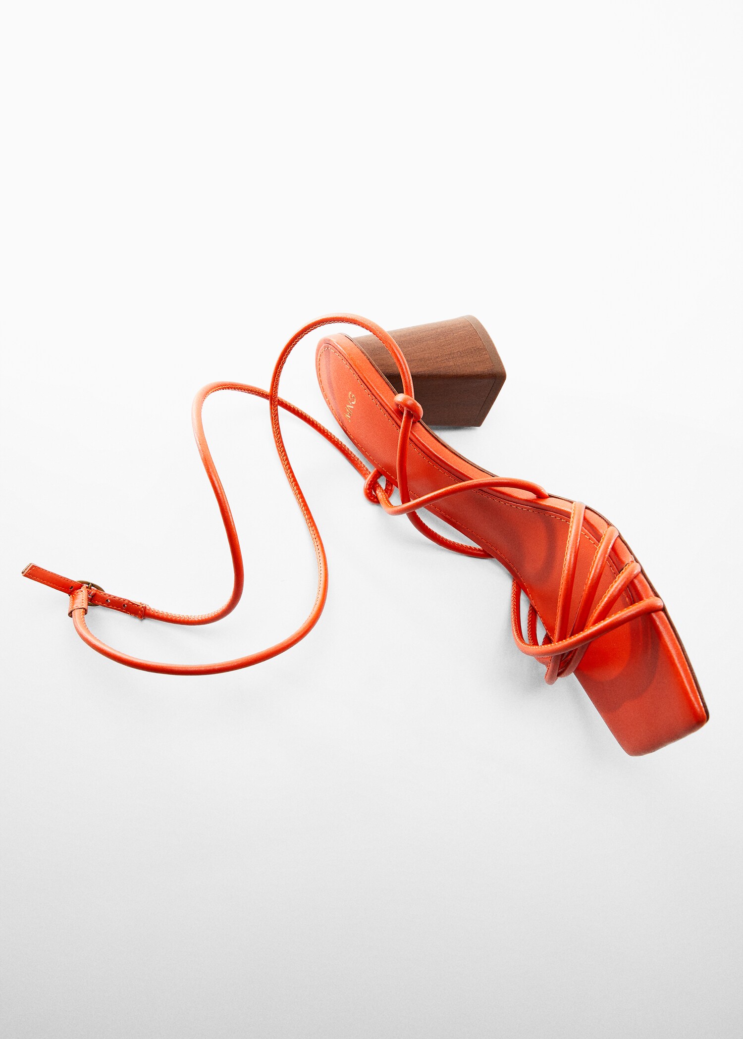 Criss-cross straps sandals - Details of the article 5