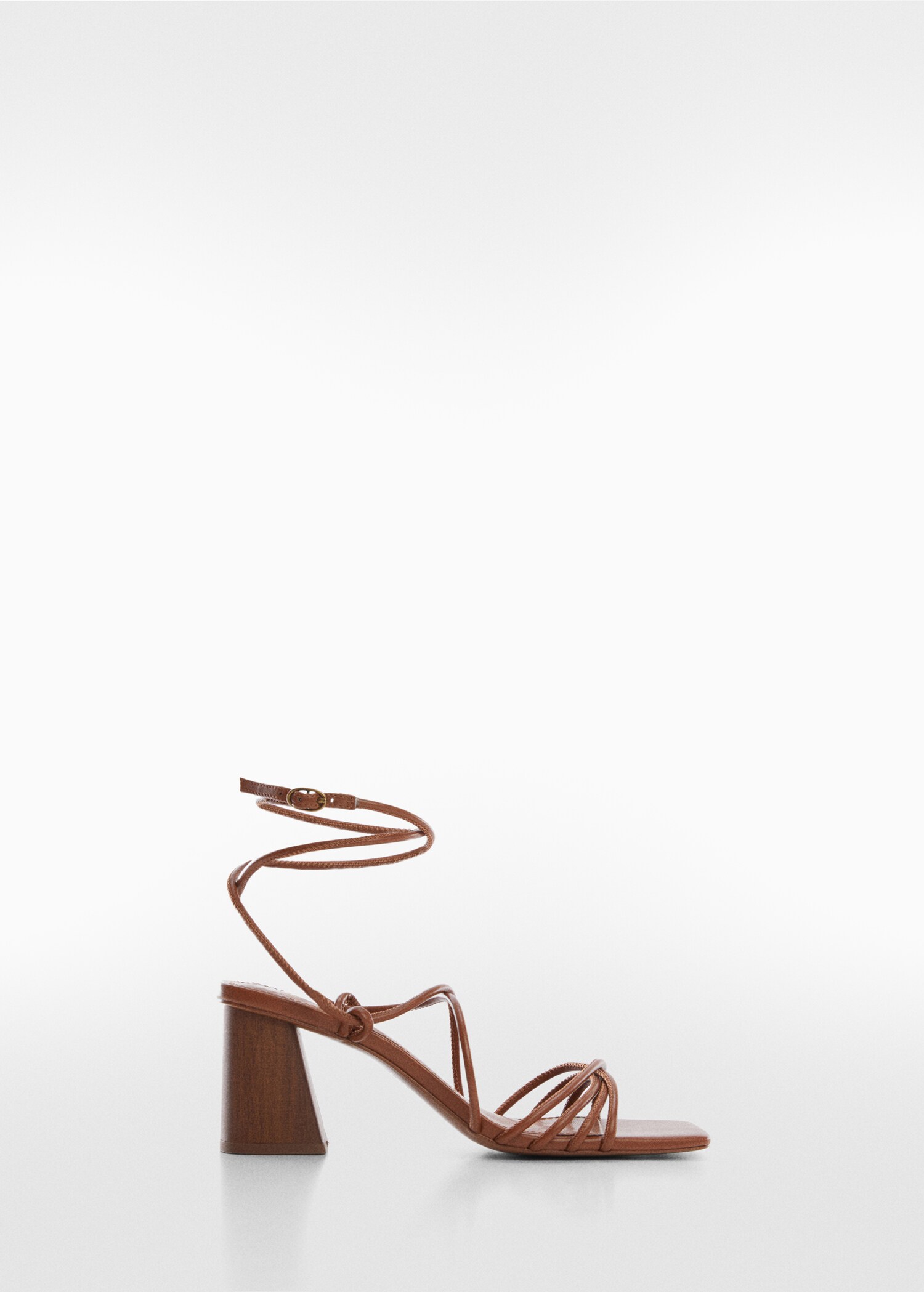 Criss-cross straps sandals - Article without model