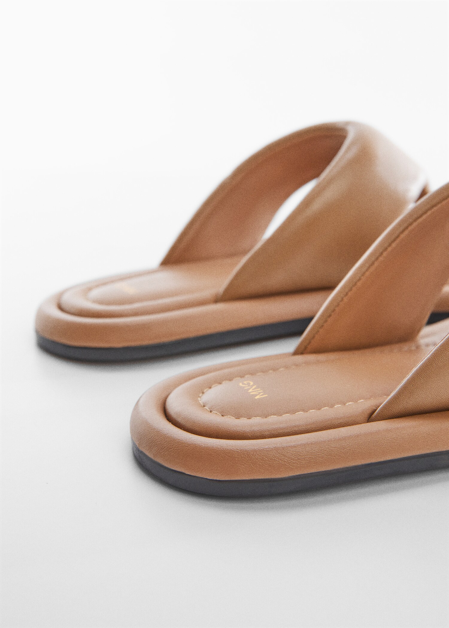 Leather sandals with straps - Details of the article 2