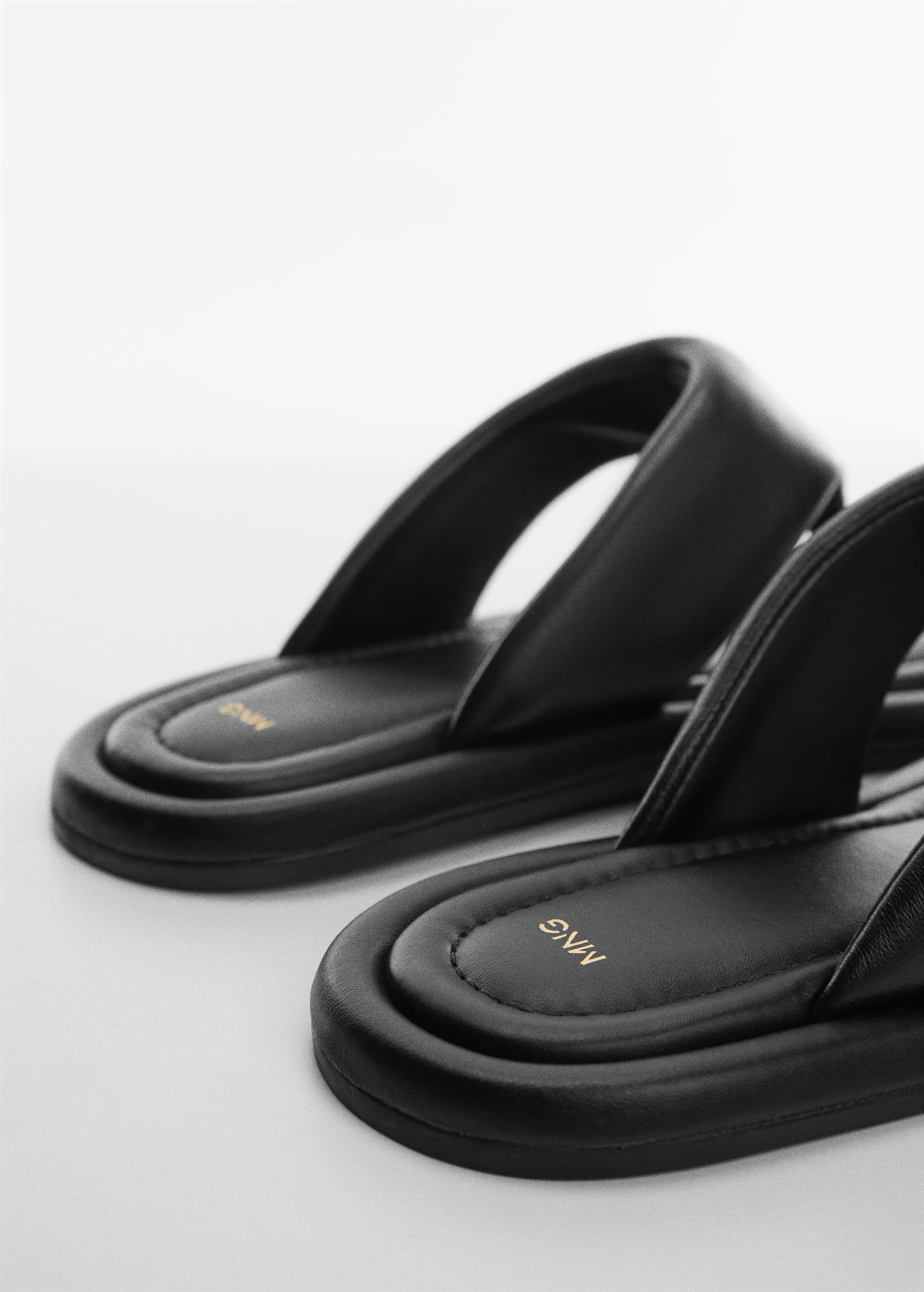 Leather sandals with straps - Details of the article 2
