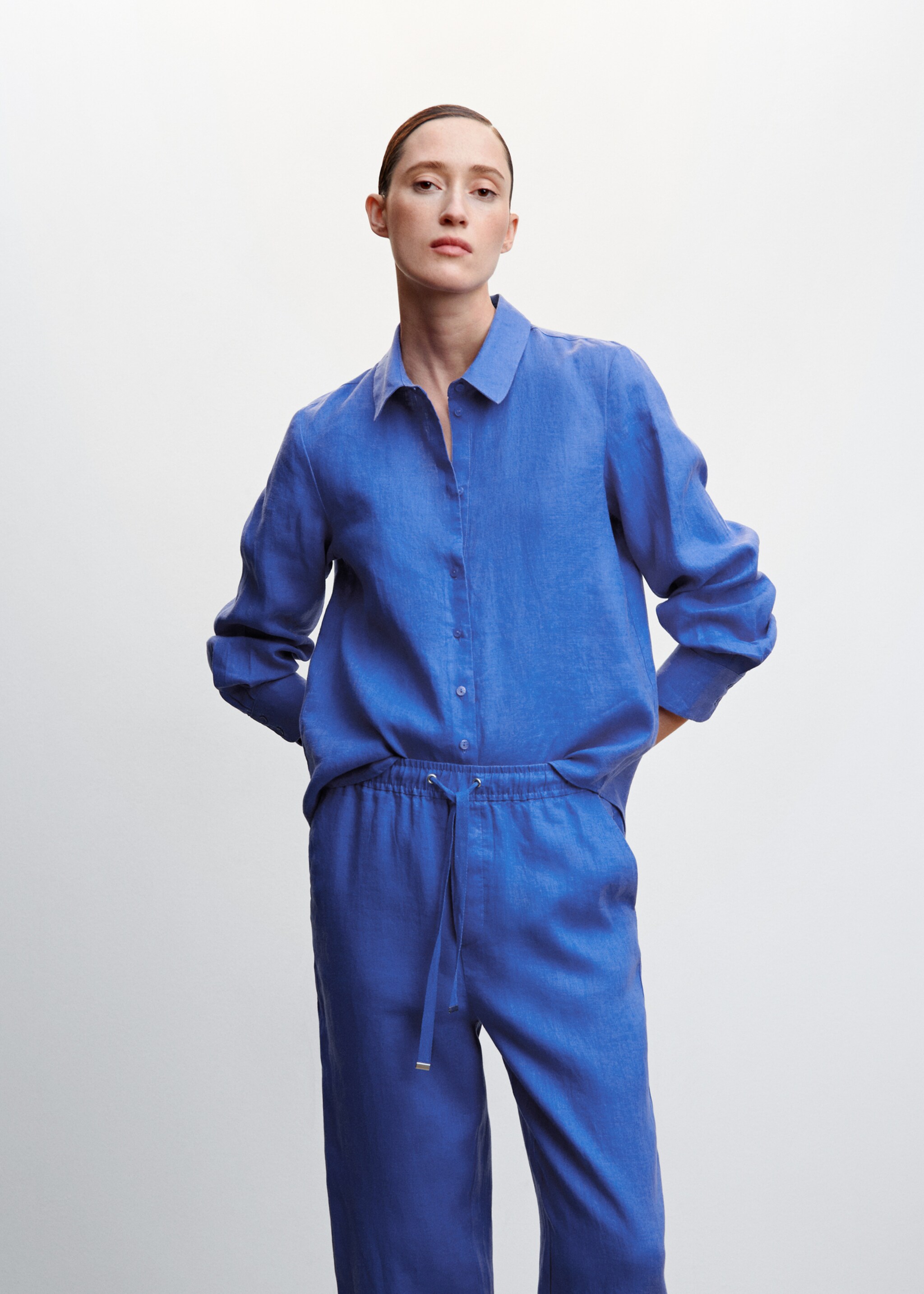 100% linen trousers - Details of the article 1, Blue. Ref: 47006704-00.