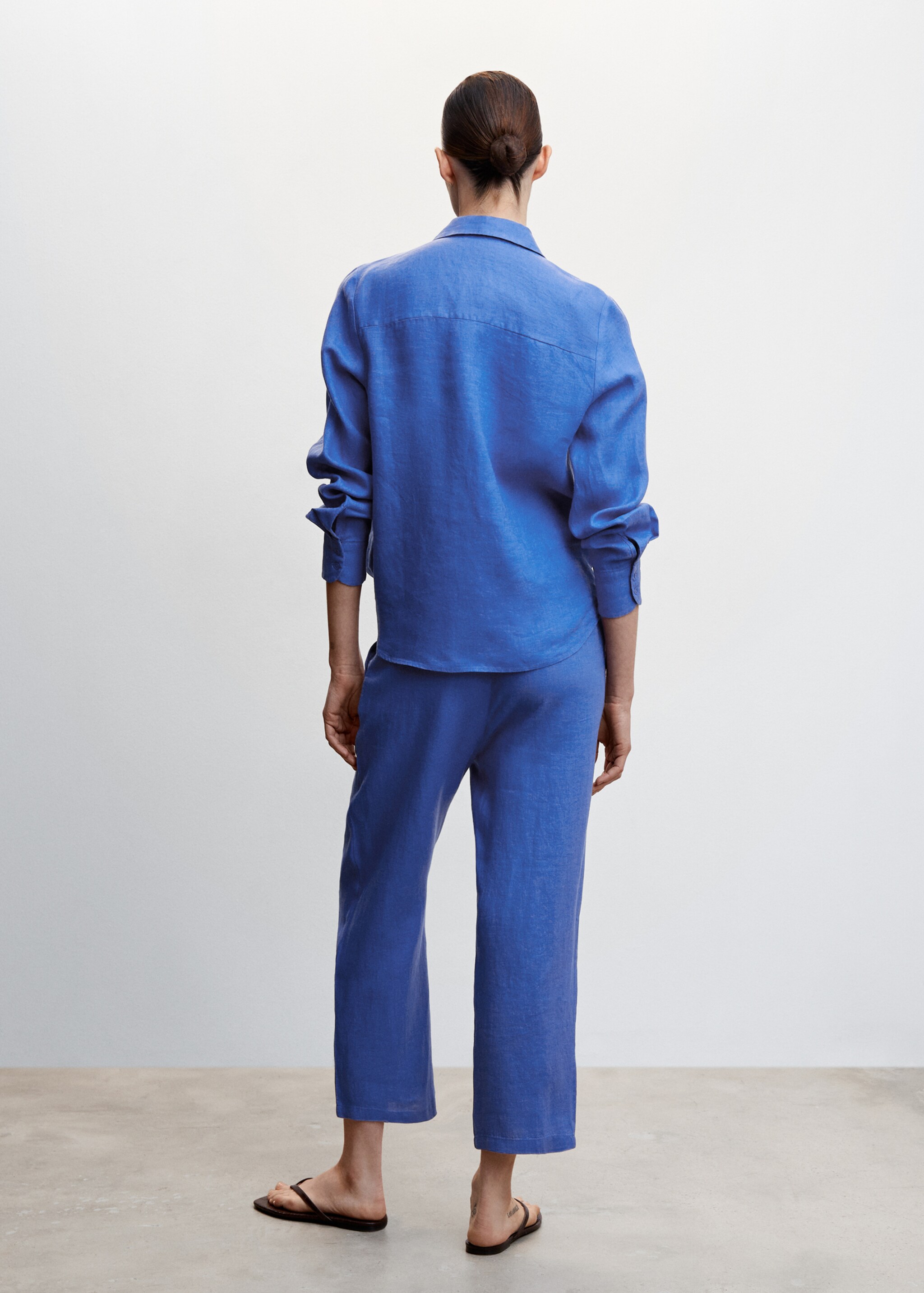 100% linen trousers - Reverse of the article, Blue. Ref: 47006704-00.