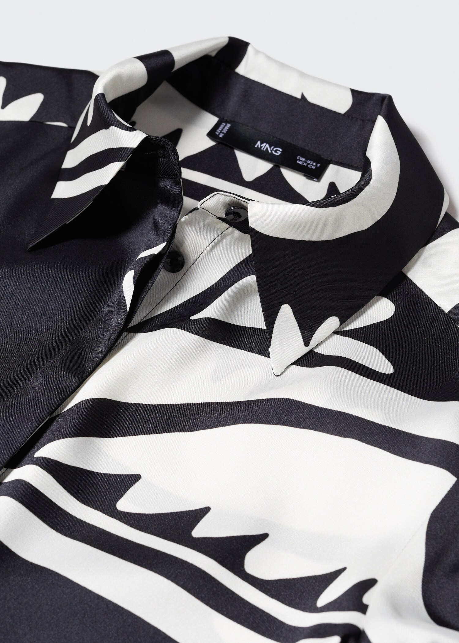 Satin shirt dress - Details of the article 8