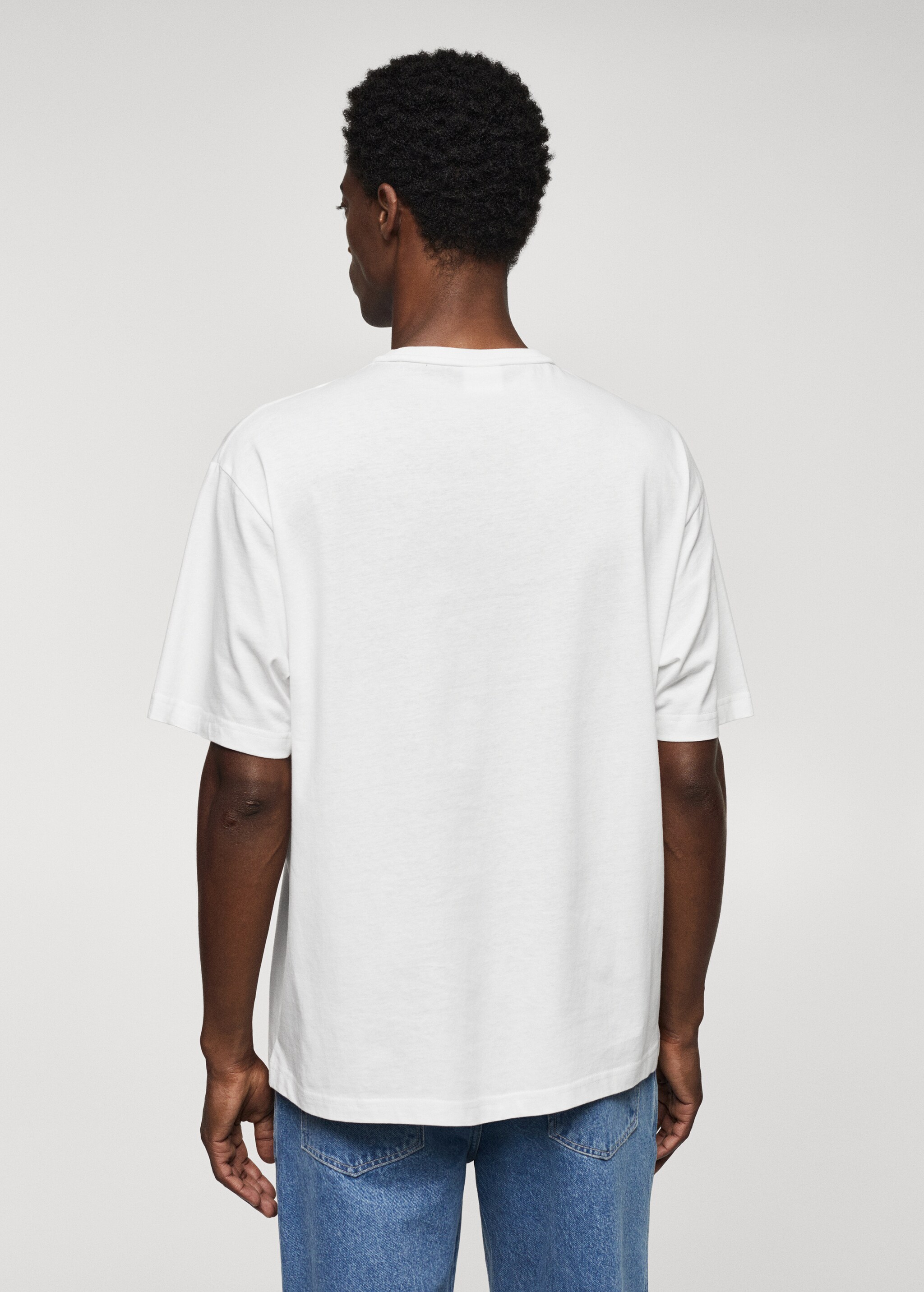 Camiseta 100% algodón relaxed fit - Reverso del artículo