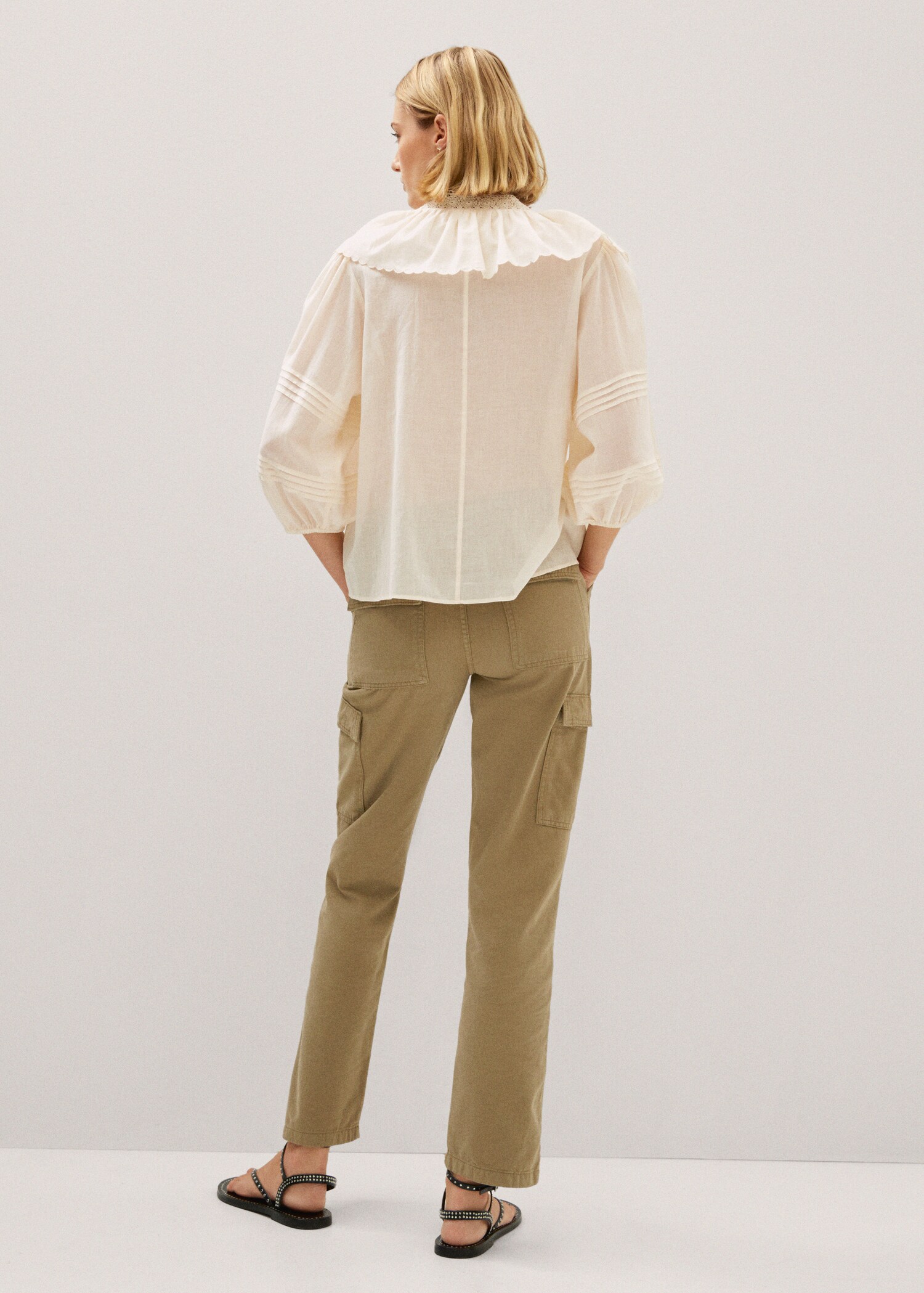 Ruffled puff sleeves blouse - Reverse of the article
