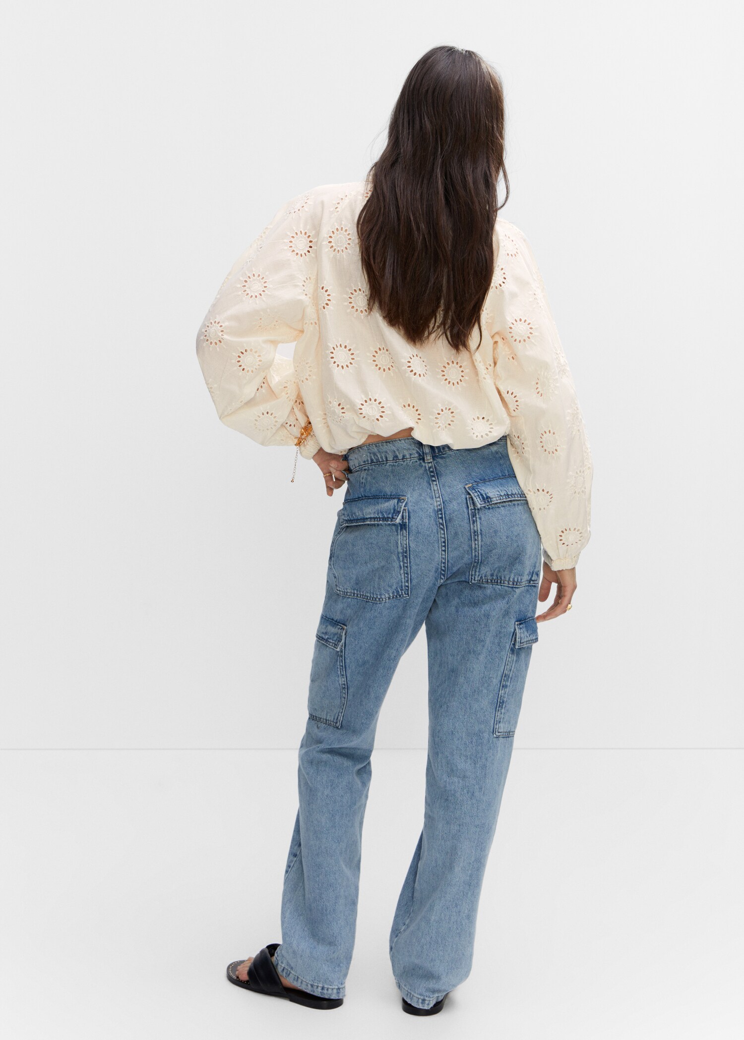 Blusa calada bordada - Reverso del artículo