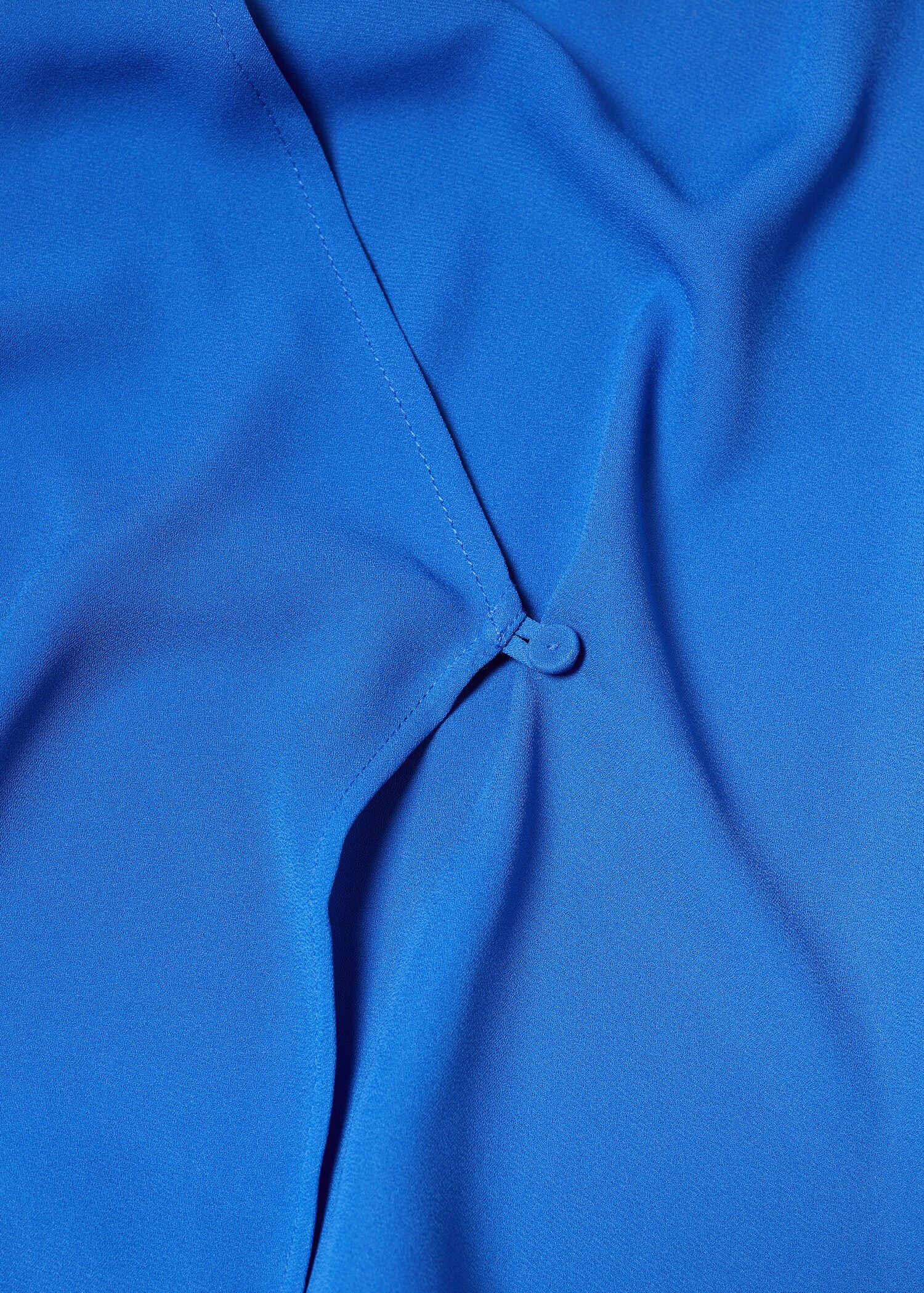 Wrap blouse with button - Details of the article 8