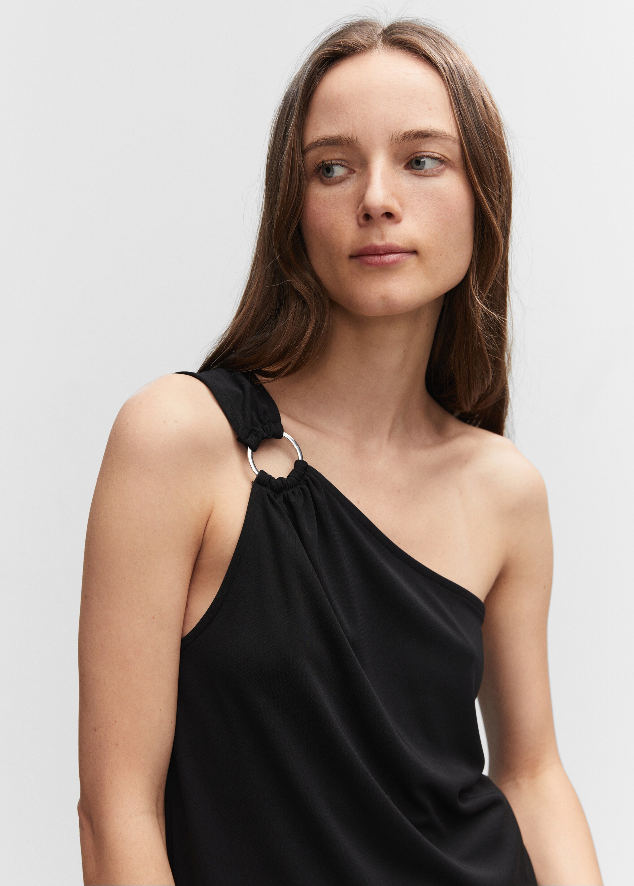 Asymmetrical top with metallic detail - Details of the article 1