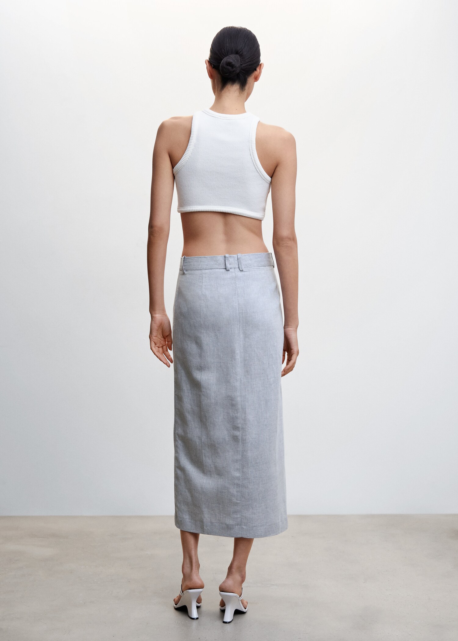 Linen skirt with slit - Reverse of the article