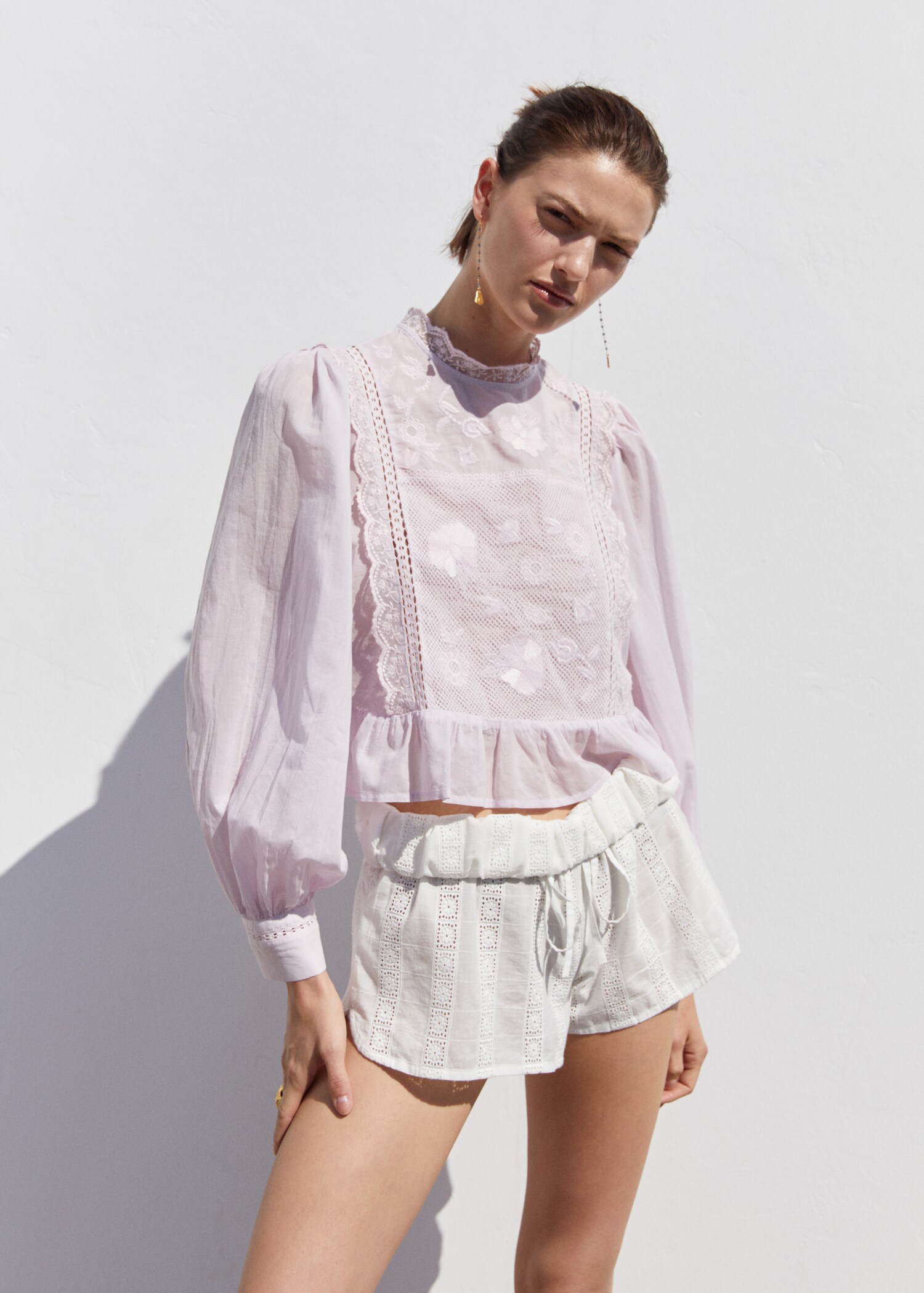 Embroidered puff-sleeve blouse - Medium plane