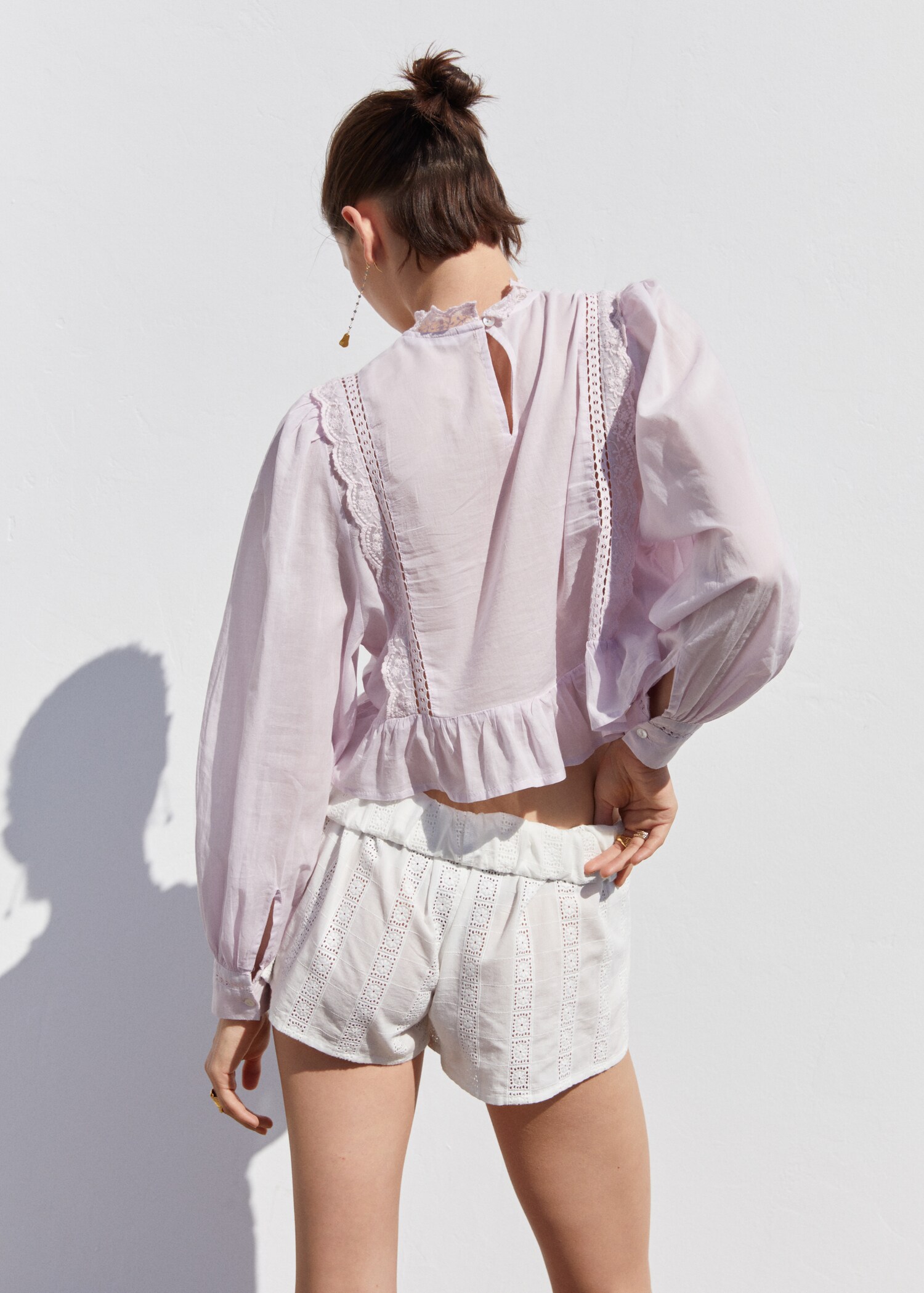 Embroidered puff-sleeve blouse - Reverse of the article