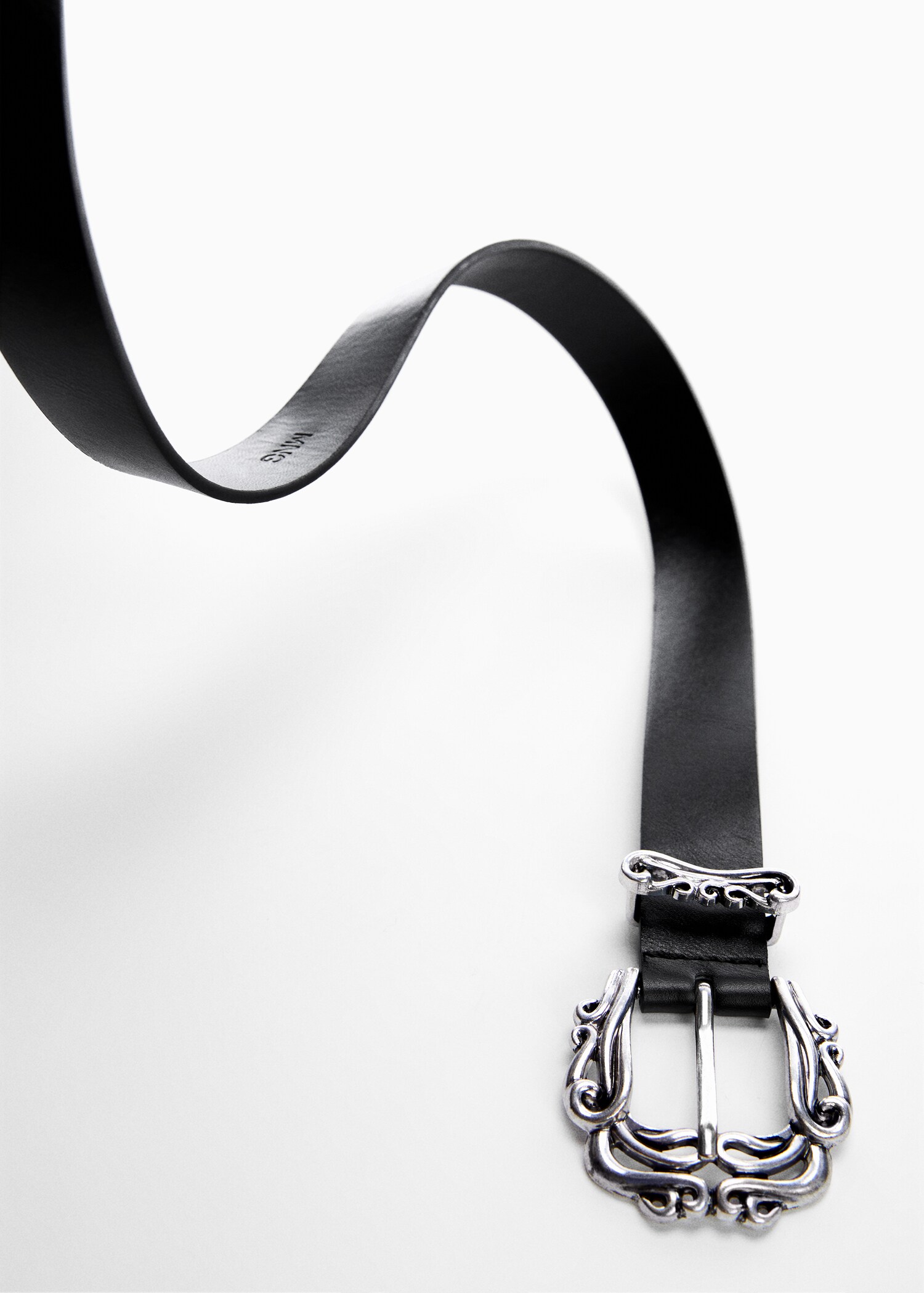 Embossed buckle belt - Details of the article 5