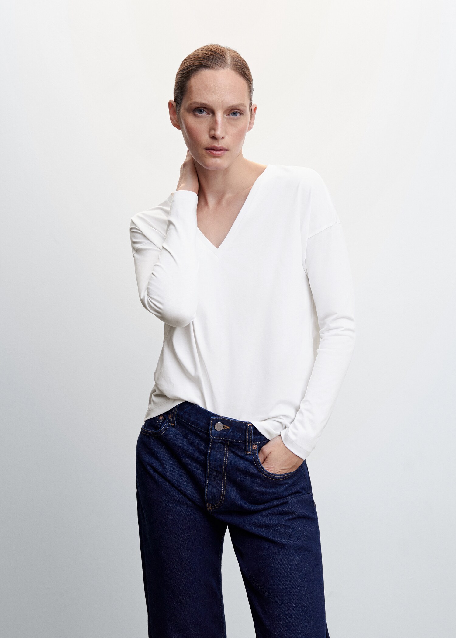 T-shirt coton col en V - Plan moyen