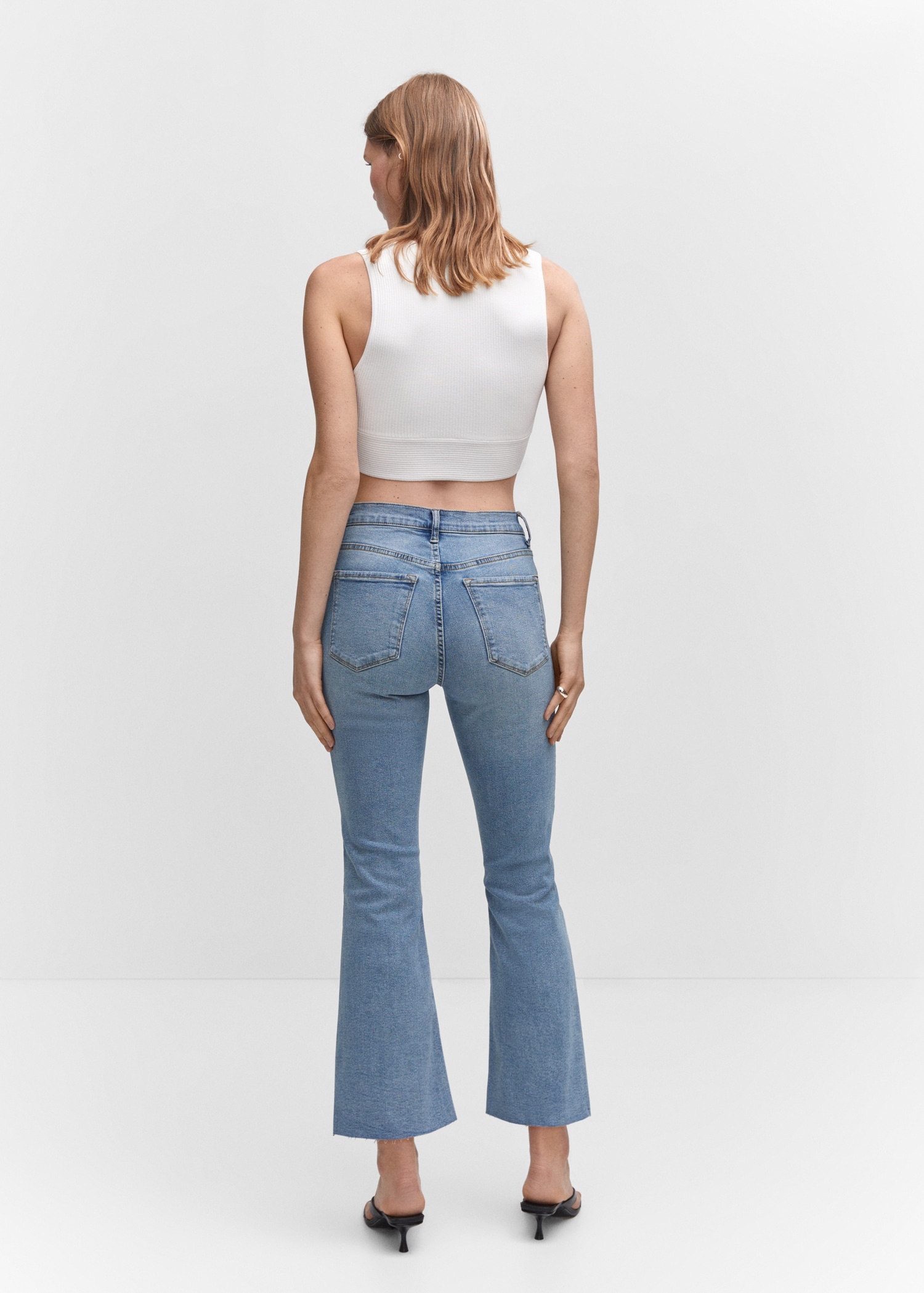 Crop flared jeans - Reverse of the article