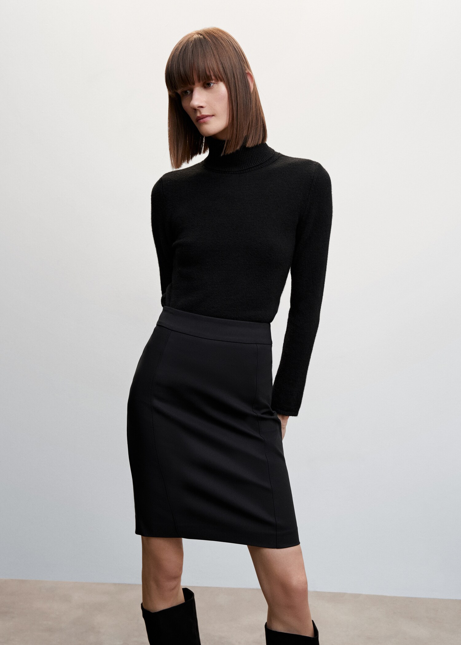 Falda lápiz traje - Plano medio