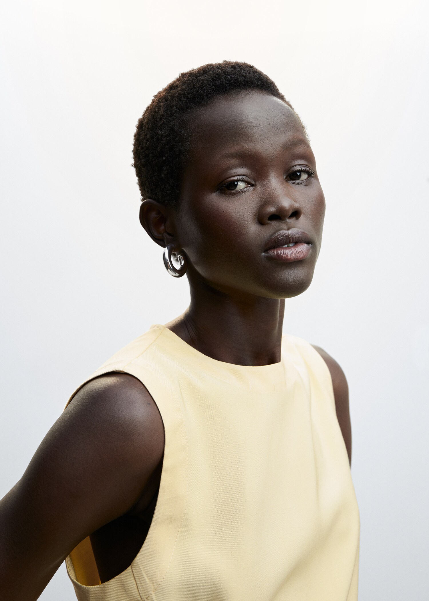 Bluse mit rückwärtiger Öffnung - Detail des Artikels 1