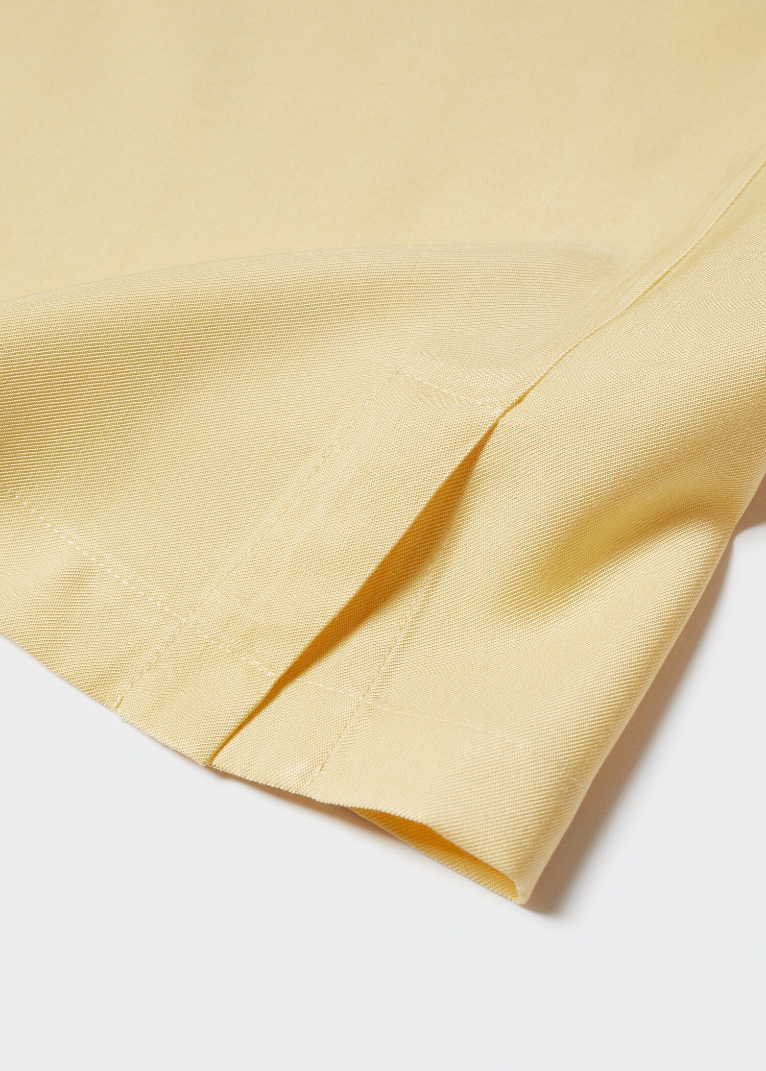 Bluse mit rückwärtiger Öffnung - Detail des Artikels 8