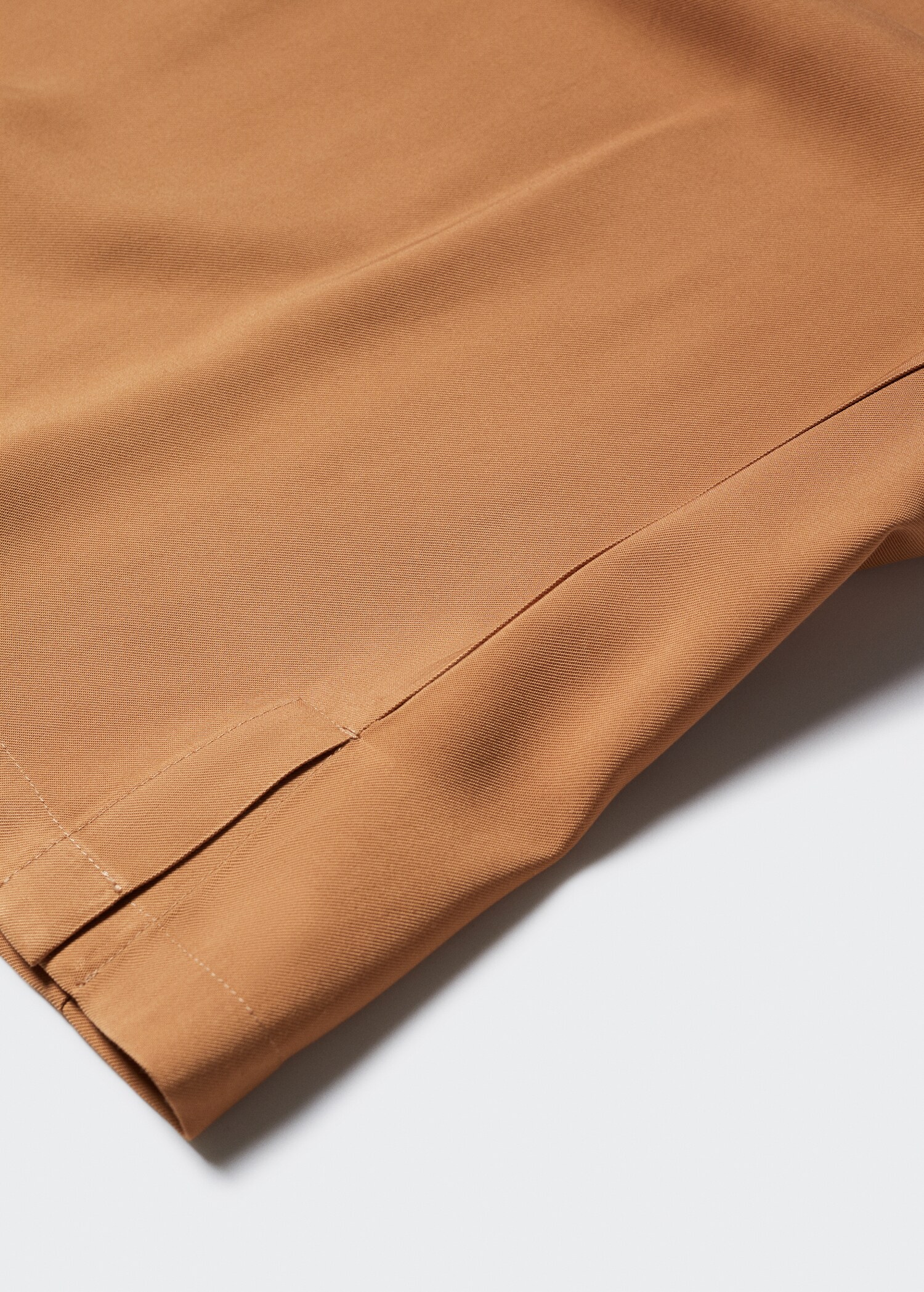 Bluse mit rückwärtiger Öffnung - Detail des Artikels 8