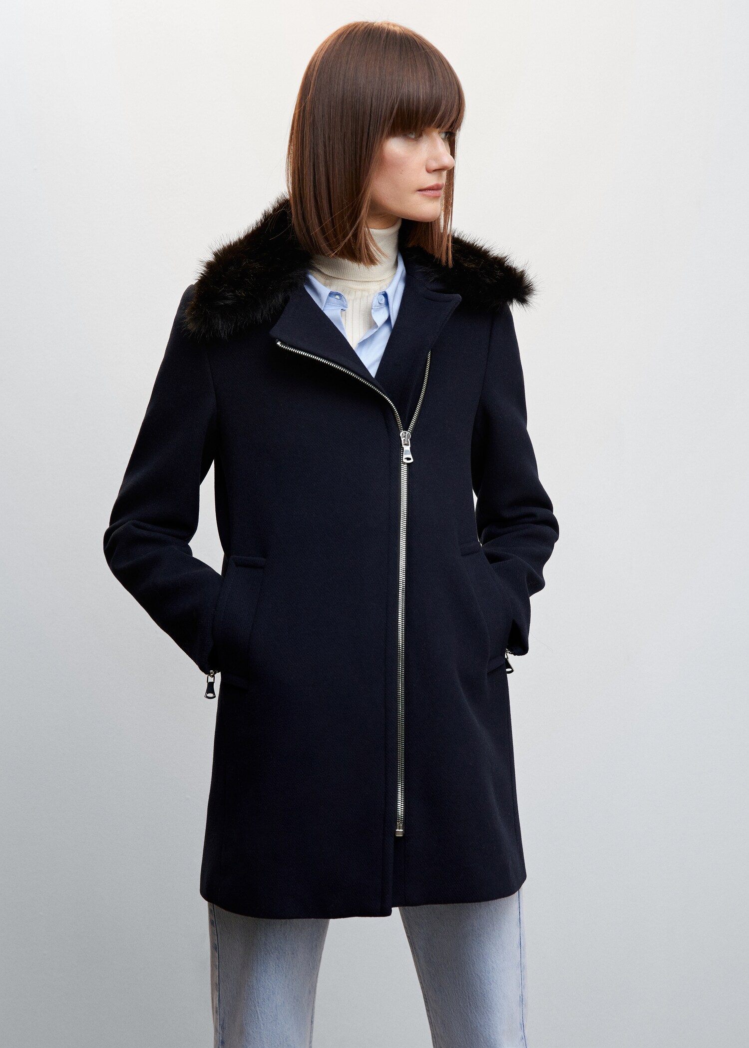 Manteau col fausse fourrure amovible - Plan moyen