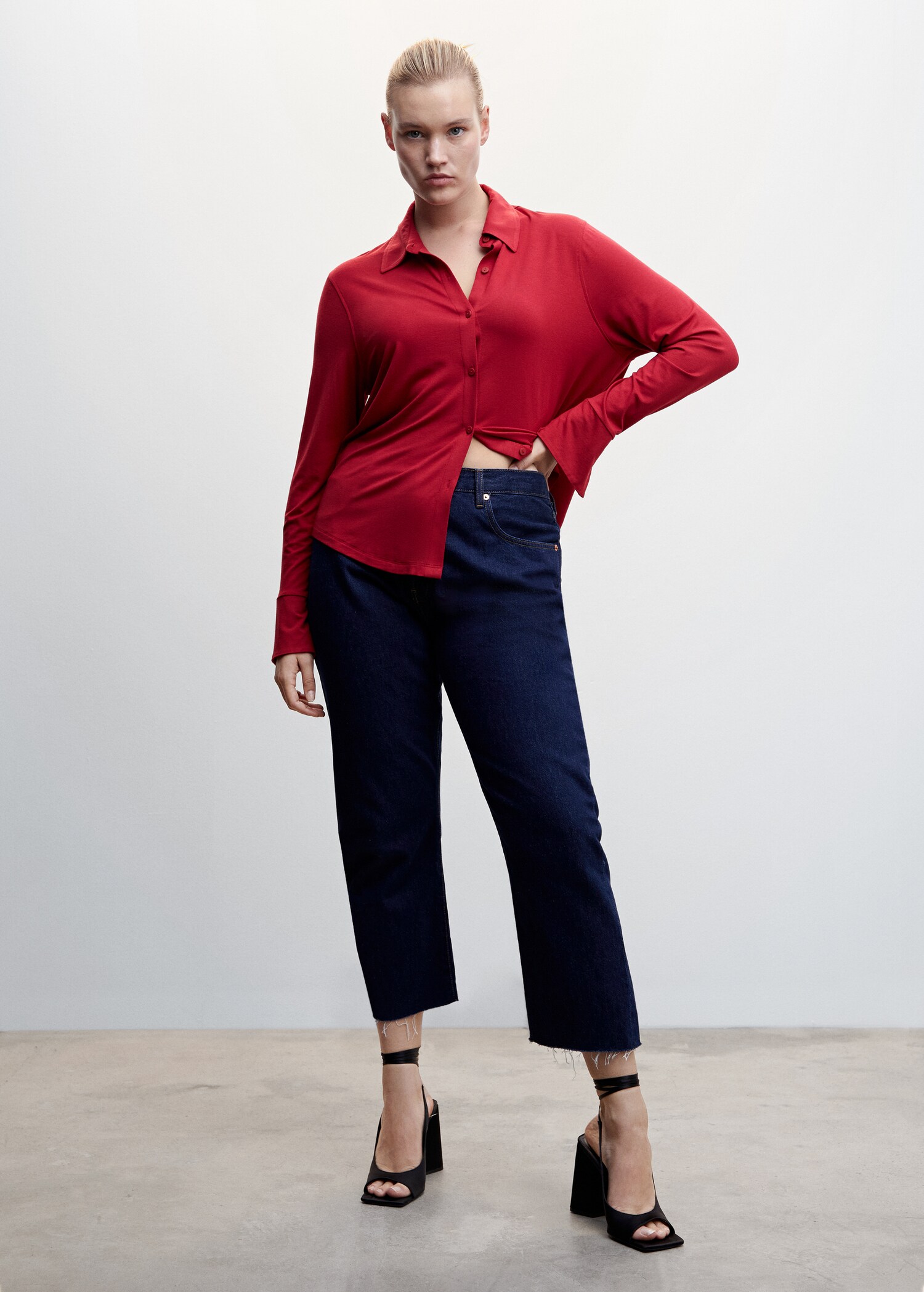 Fließende Bluse mit Knöpfen - Detail des Artikels 3
